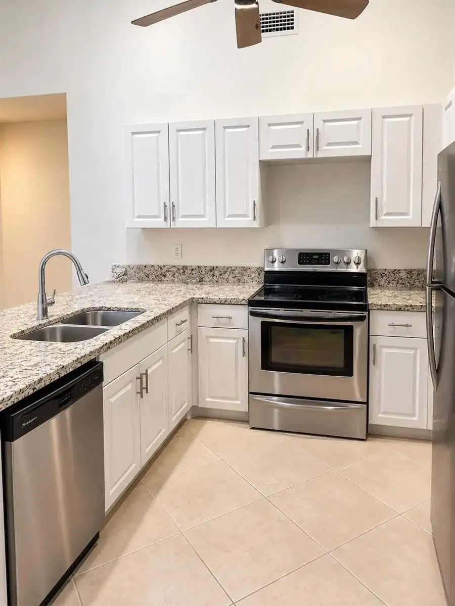 283 Springdale Circle # 28C, Palm Springs FL 33461 photo 3