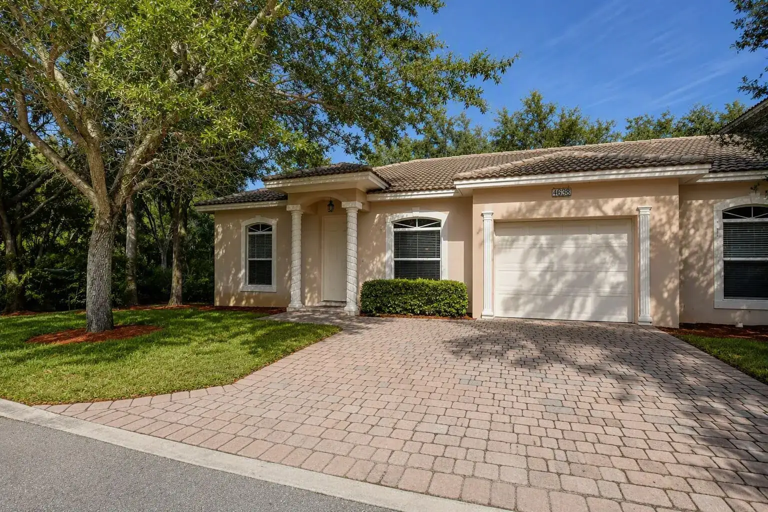 4653 Villas Santorini Drive, Lake Worth FL 33461