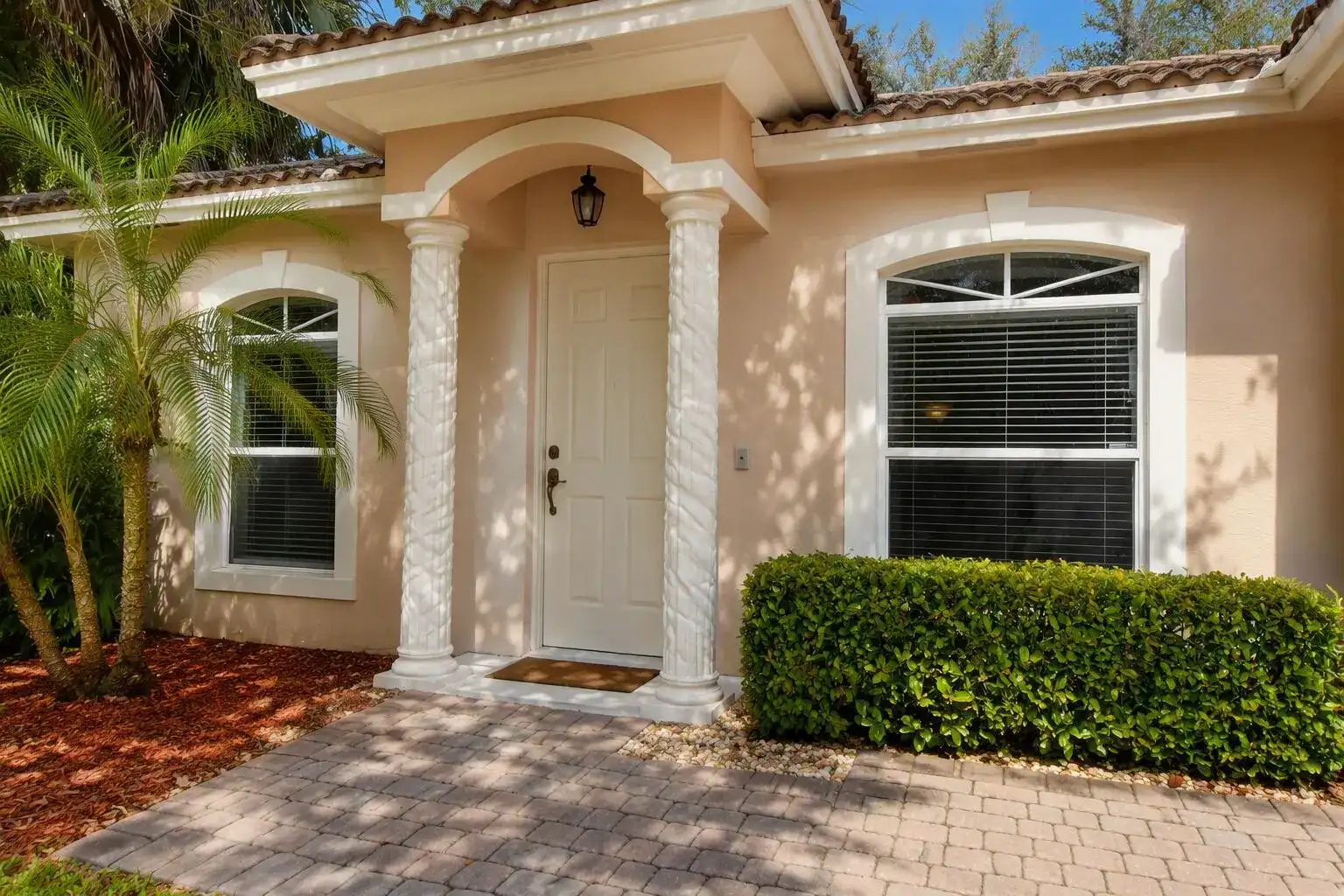 4653 Villas Santorini Drive, Lake Worth FL 33461 photo 3