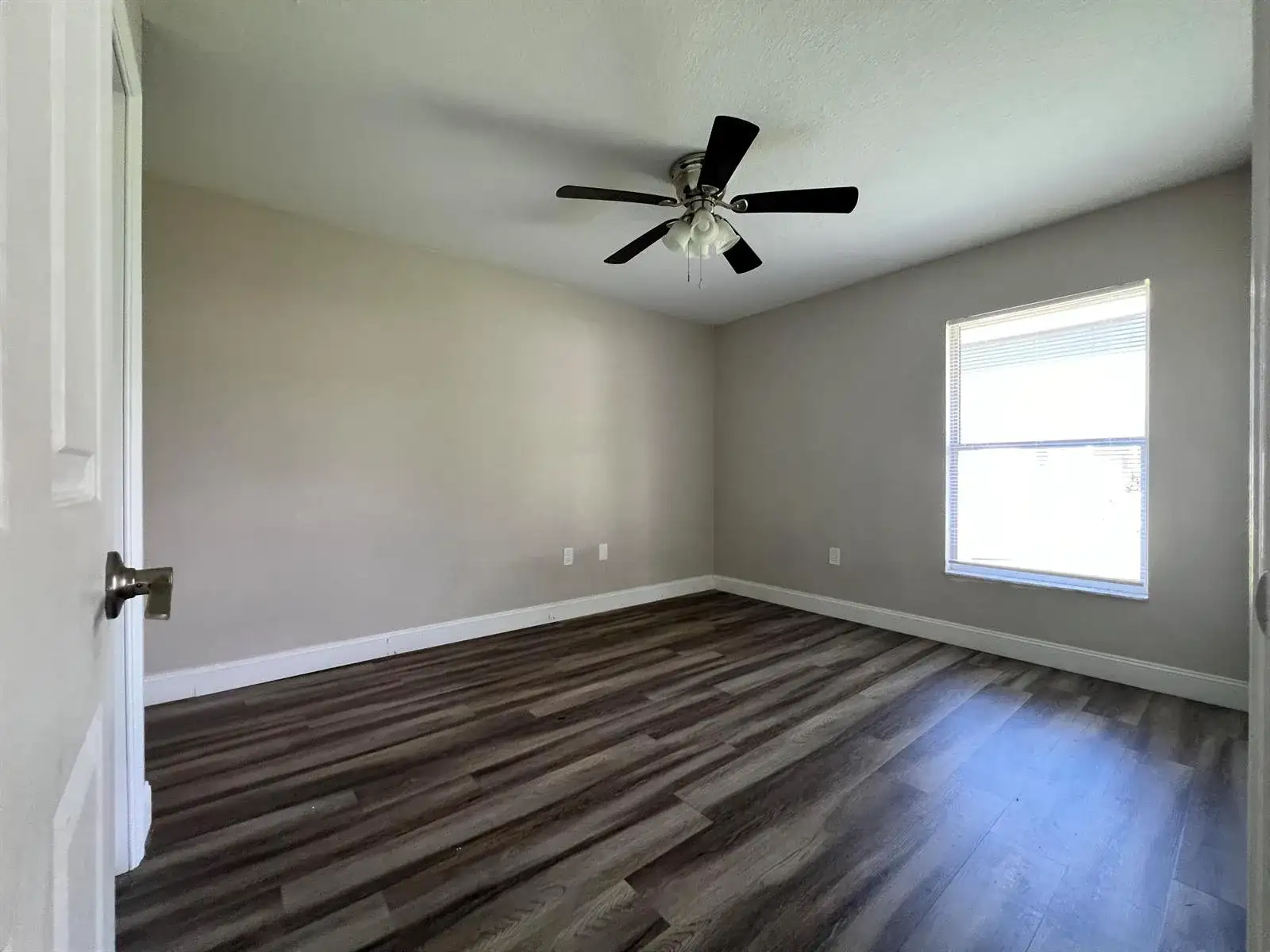 111 Shaddock Drive, FL 33823 photo 3