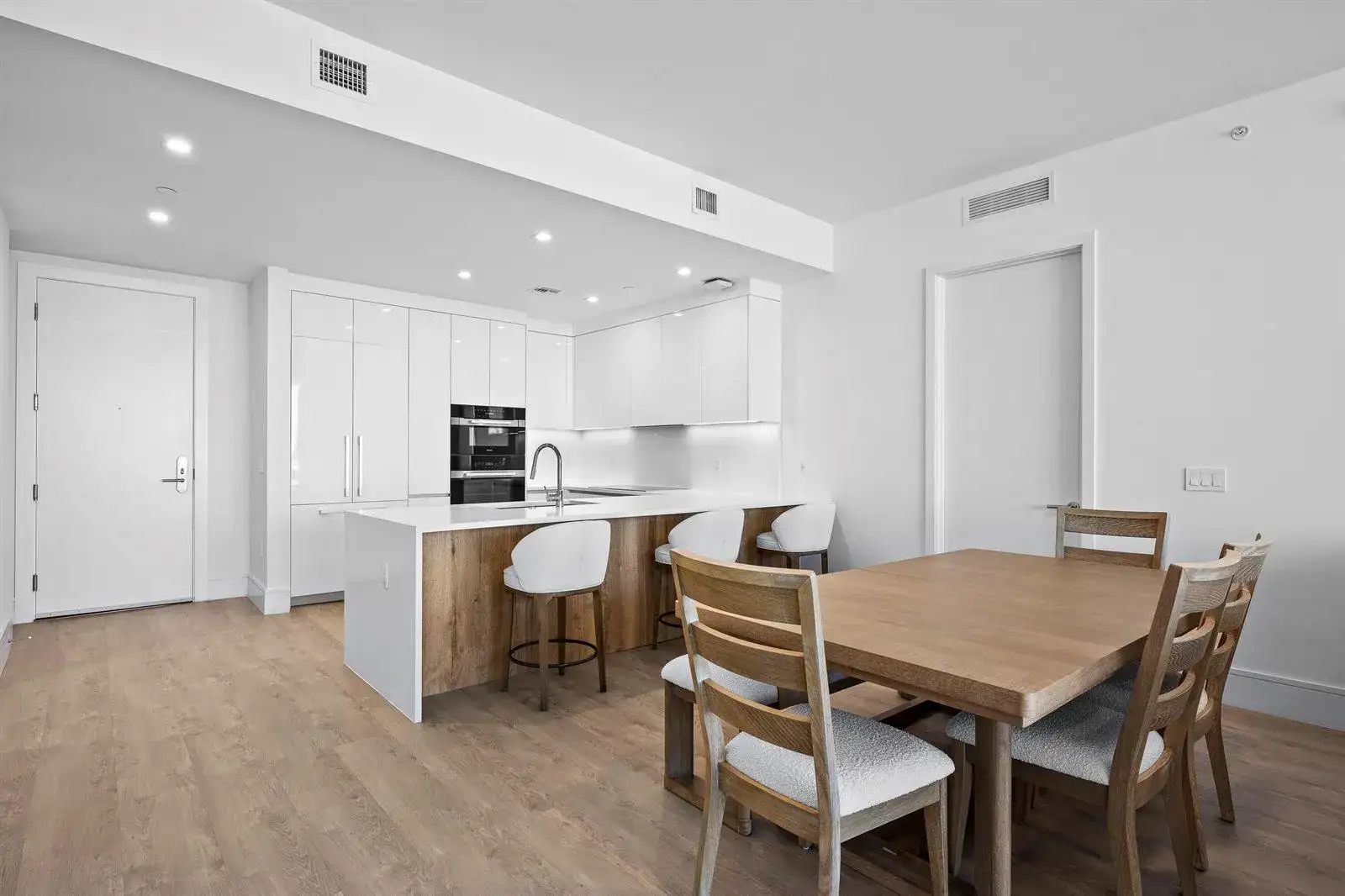 220 Lake Shore Drive # 1413, Lake Park FL 33403 photo 4