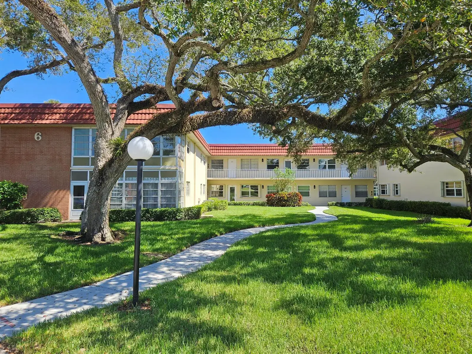 6 VISTA PALM Lane # 103, Vero Beach FL 32962