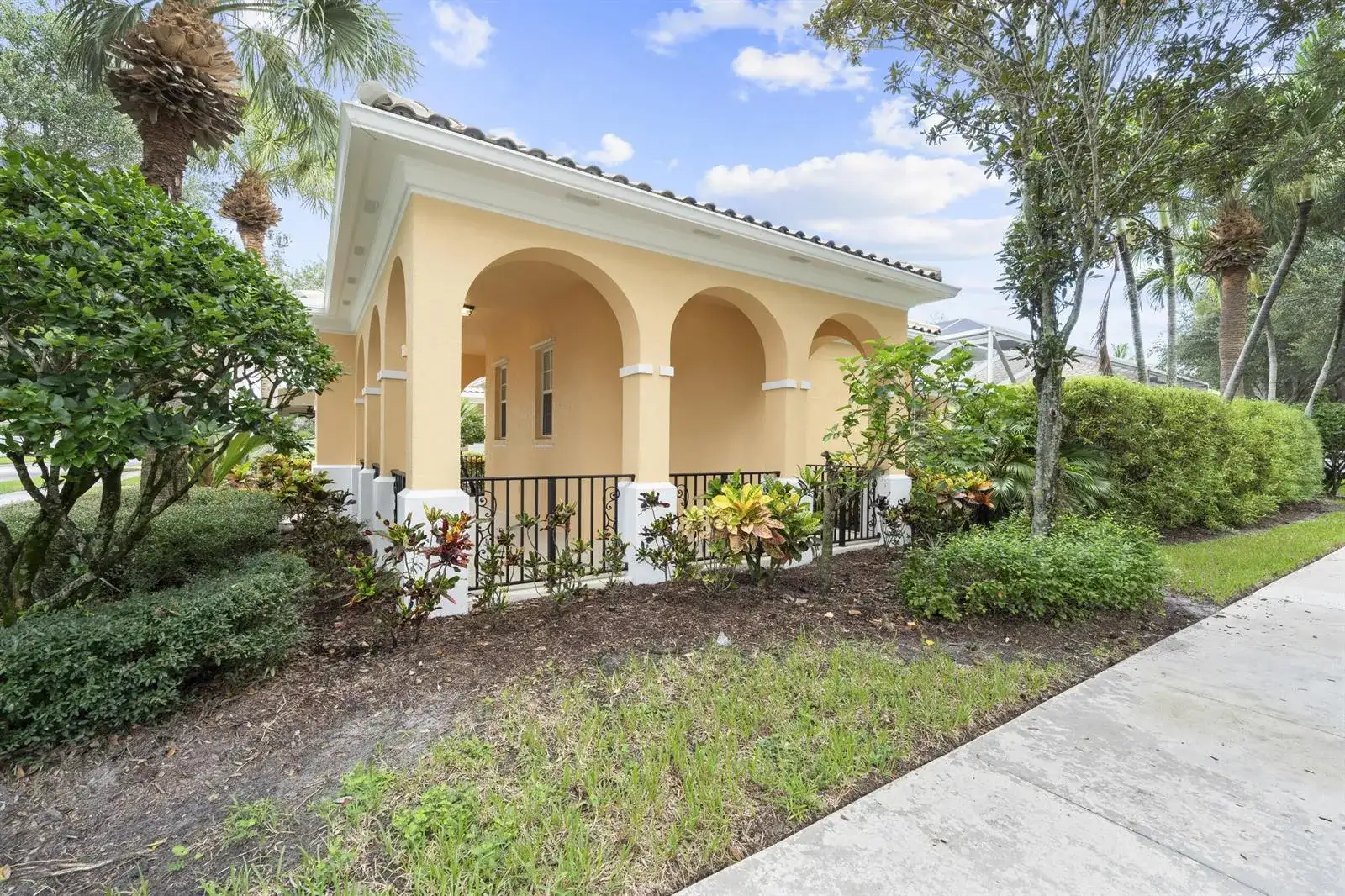 3723 COMMUNITY Drive, Jupiter FL 33458 photo 3