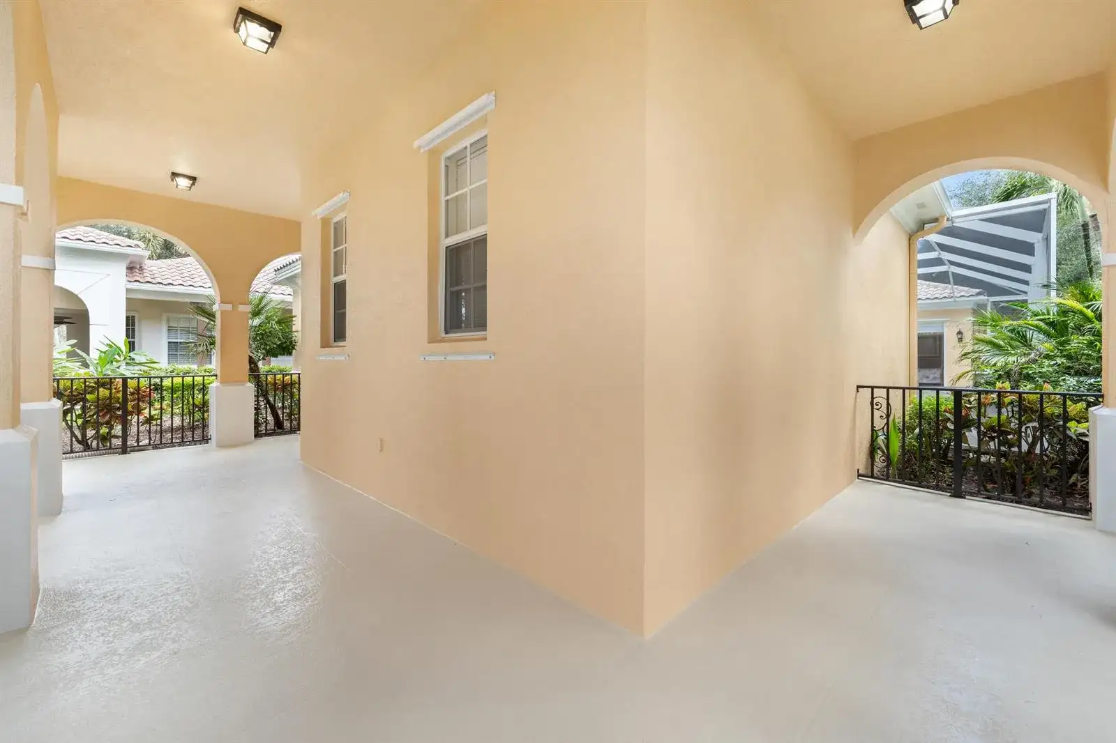 3723 COMMUNITY Drive, Jupiter FL 33458 photo 5