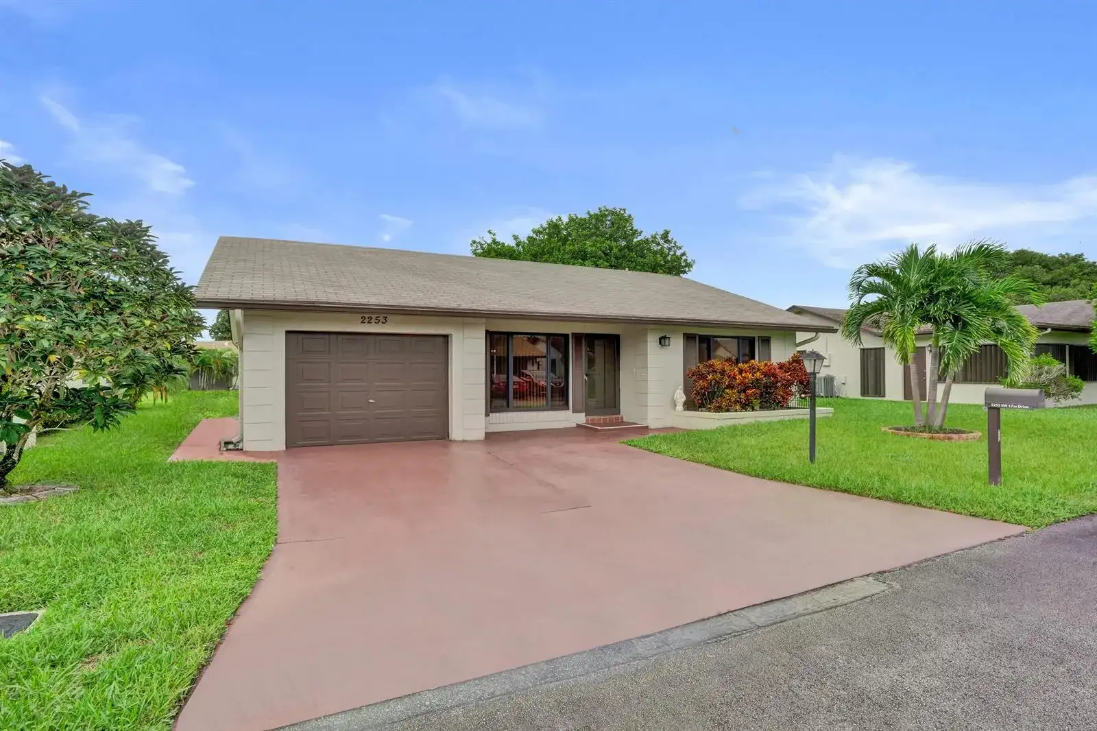 2253 SW 17TH Drive, Deerfield Beach FL 33442 photo 2