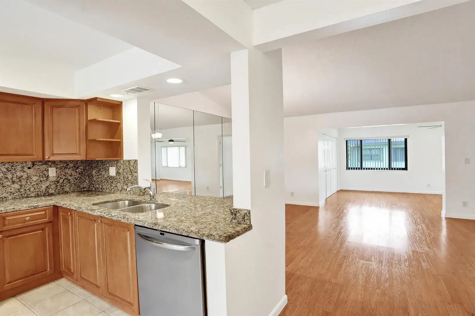 2253 SW 17TH Drive, Deerfield Beach FL 33442 photo 5