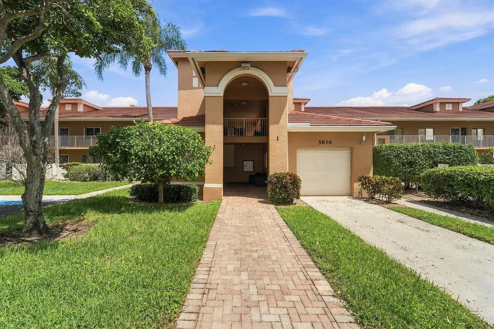 5876 REGAL GLEN Drive # 201, Boynton Beach FL 33437 photo 2