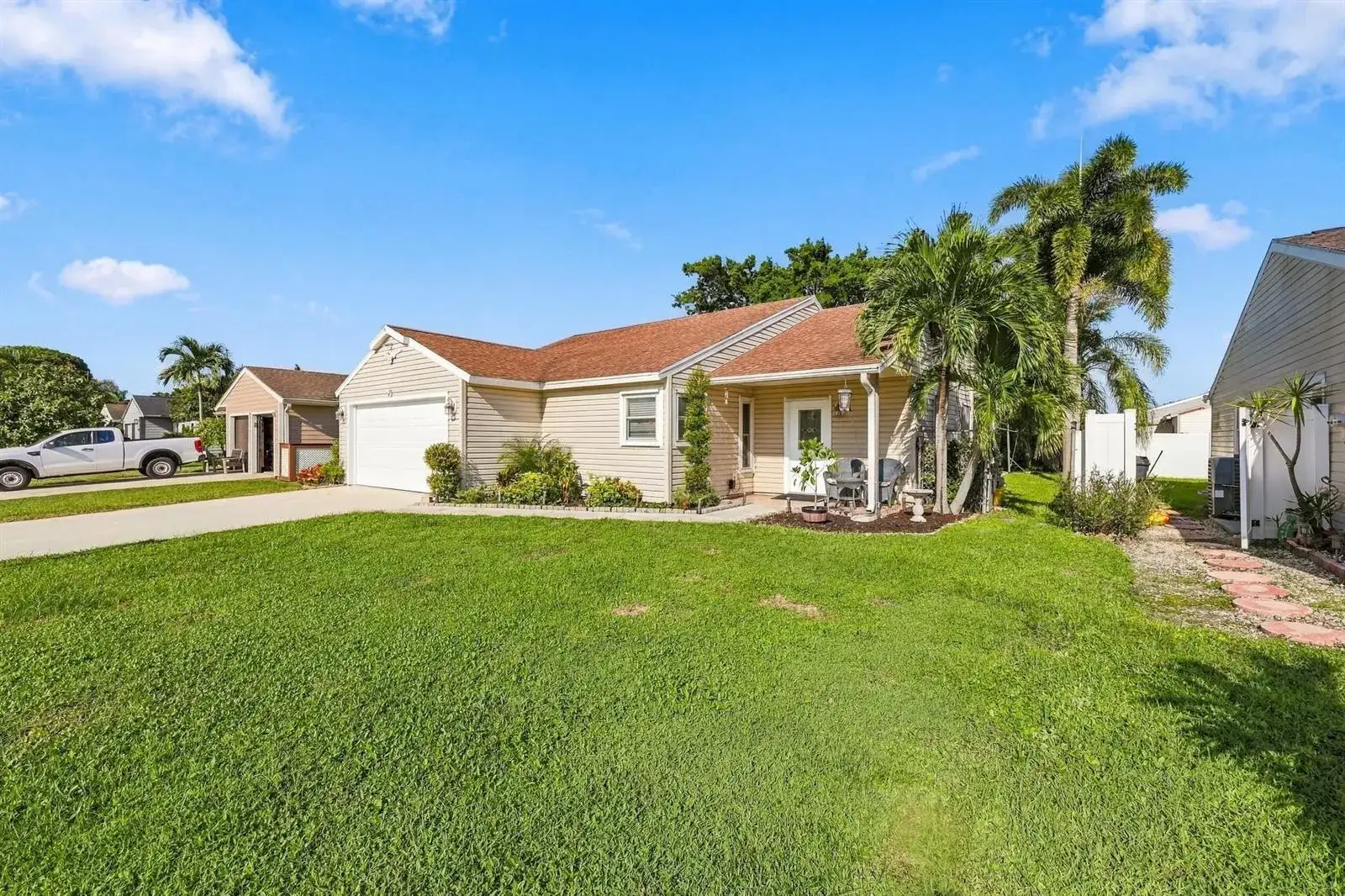 5215 W Canal Circle, Lake Worth FL 33467 photo 4