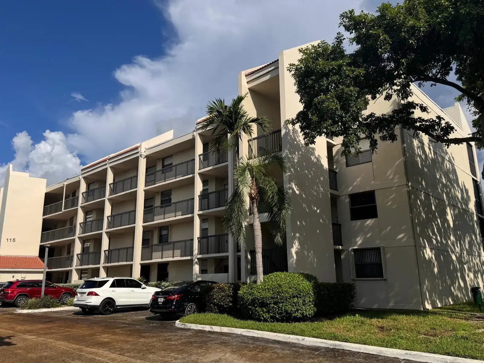 115 Lake Emerald Drive # 410, Oakland Park FL 33309 photo 2