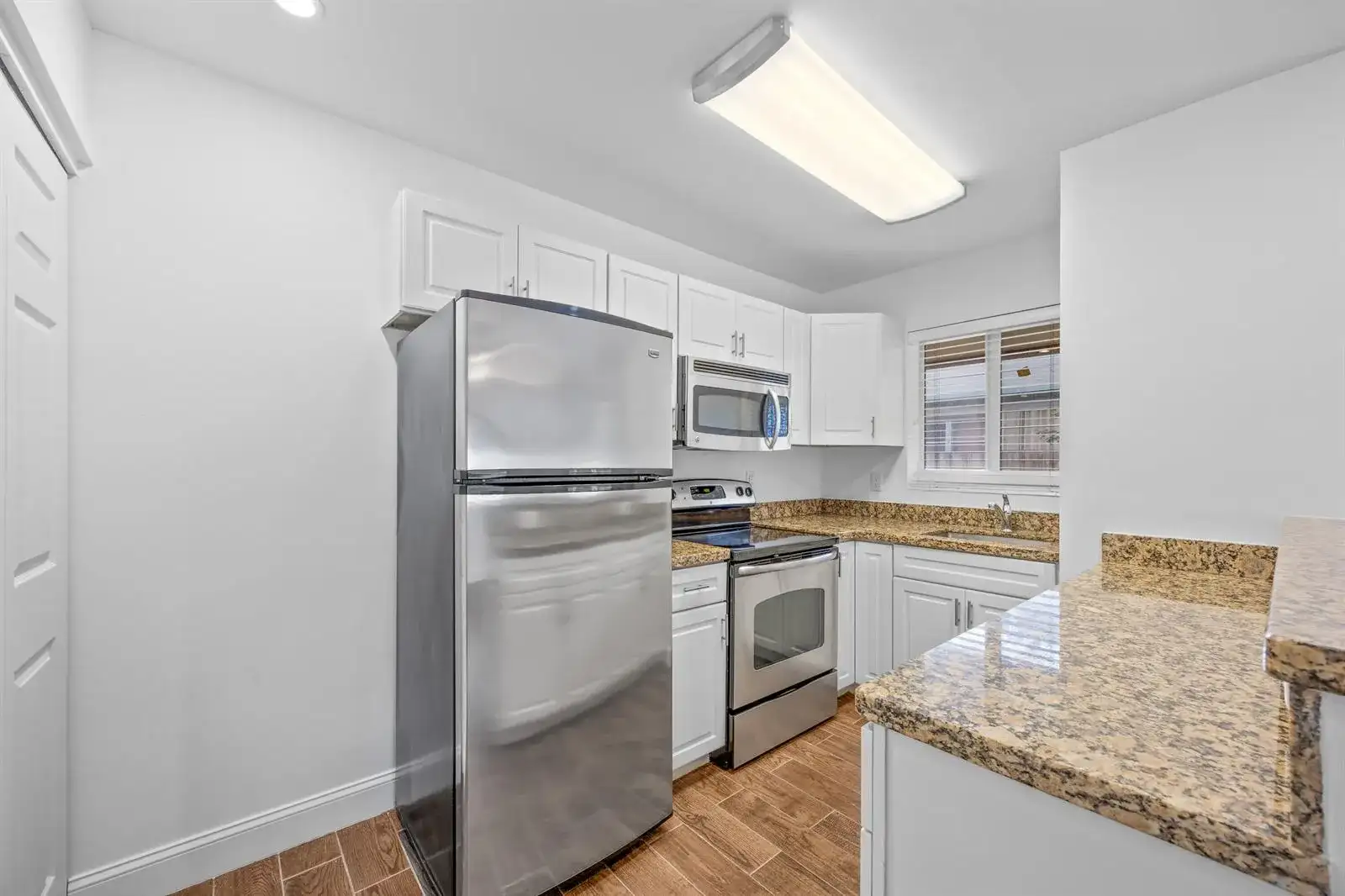 404 SE 16th Street Apt 1, Fort Lauderdale FL 33316 photo 4