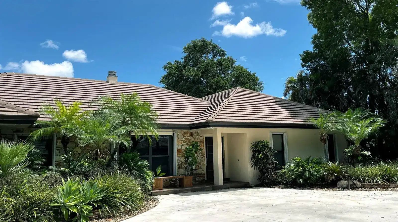 5125 WOODLAND LAKES Drive, Palm Beach Gardens FL 33418