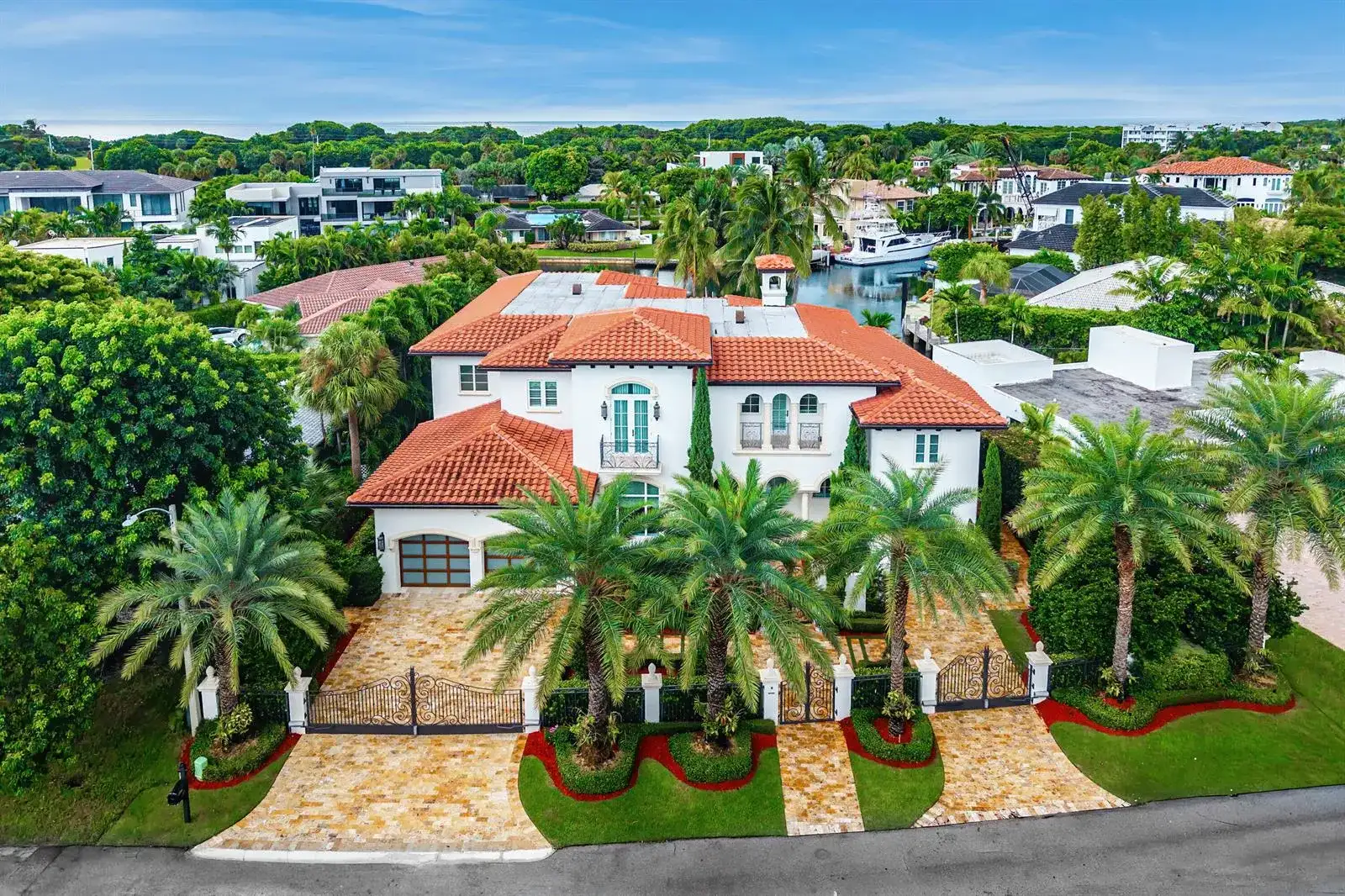 760 Coquina Way, Boca Raton FL 33432 photo 2
