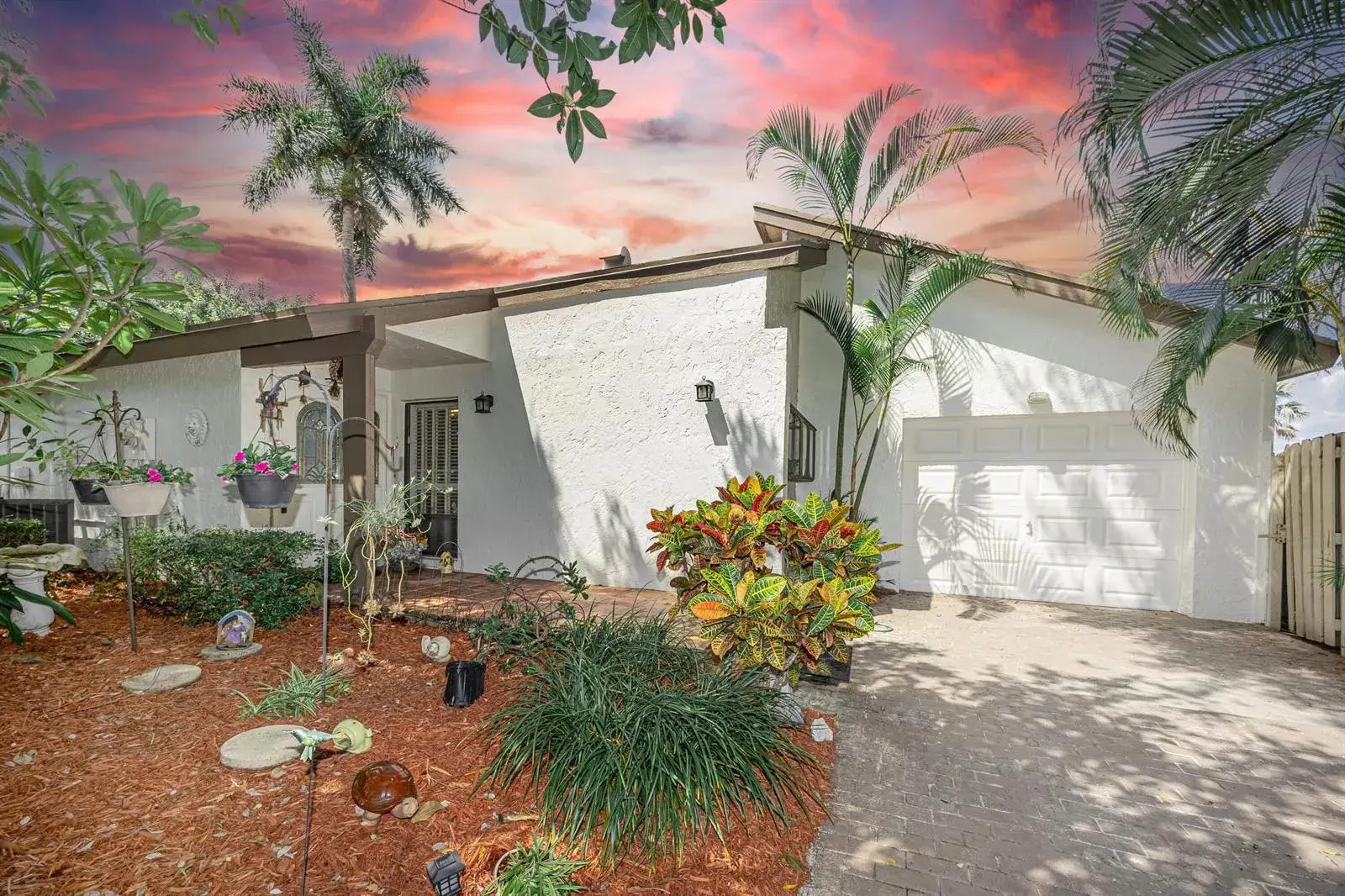 980 Rainberry Lake Drive, Delray Beach FL 33445