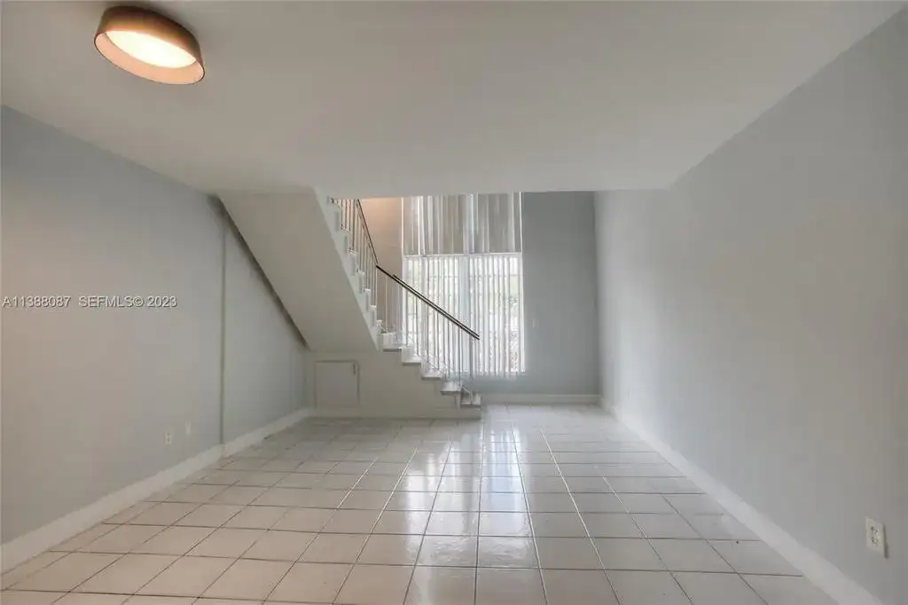 10907 N Kendall Drive # 427, FL 33176 photo 2