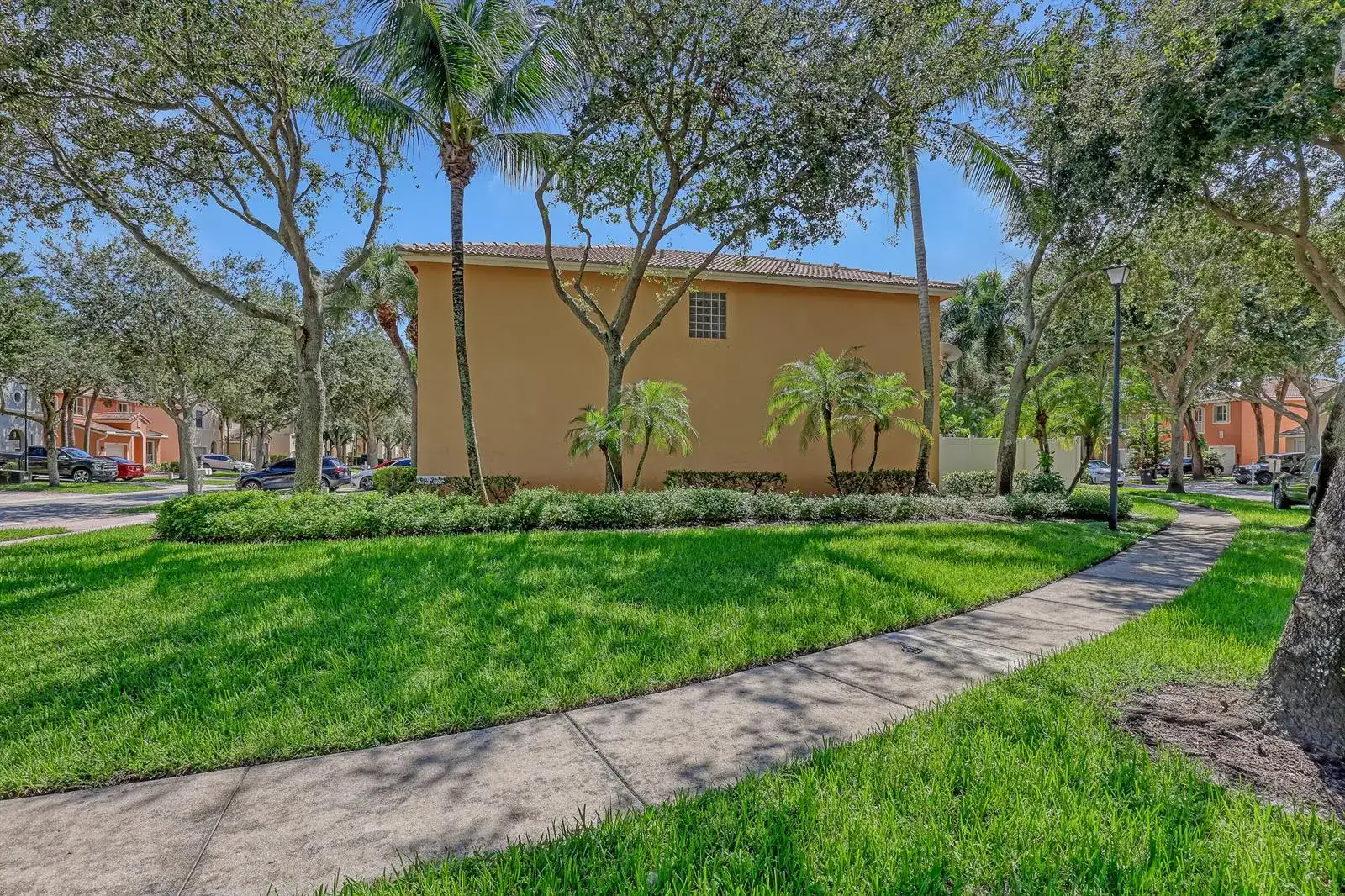 4493 Lake Tahoe Circle, West Palm Beach FL 33409 photo 2