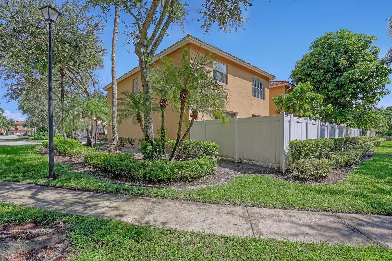 4493 Lake Tahoe Circle, West Palm Beach FL 33409 photo 3