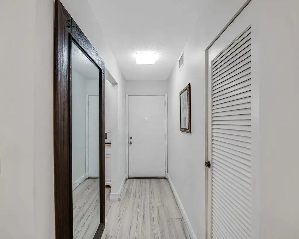 2855 GARDEN Drive S # 102, Palm Springs FL 33461 photo 5