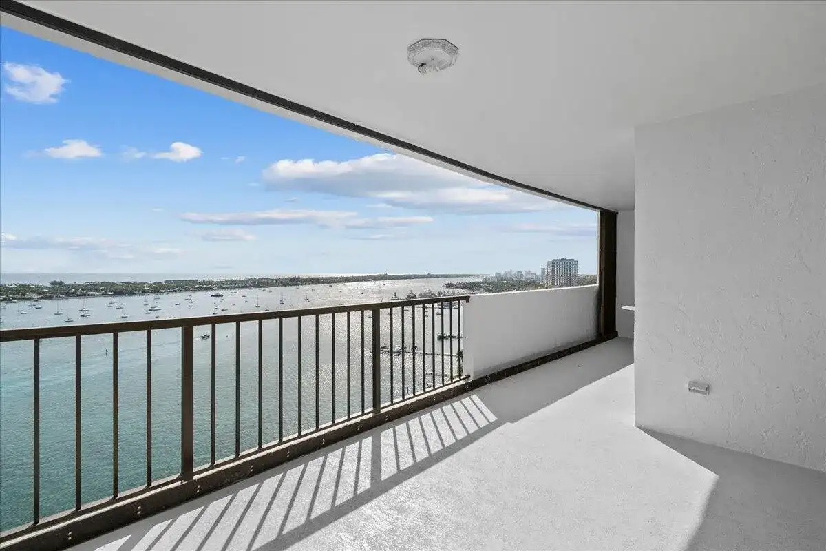 5200 N FLAGLER Drive # 2402, West Palm Beach FL 33407