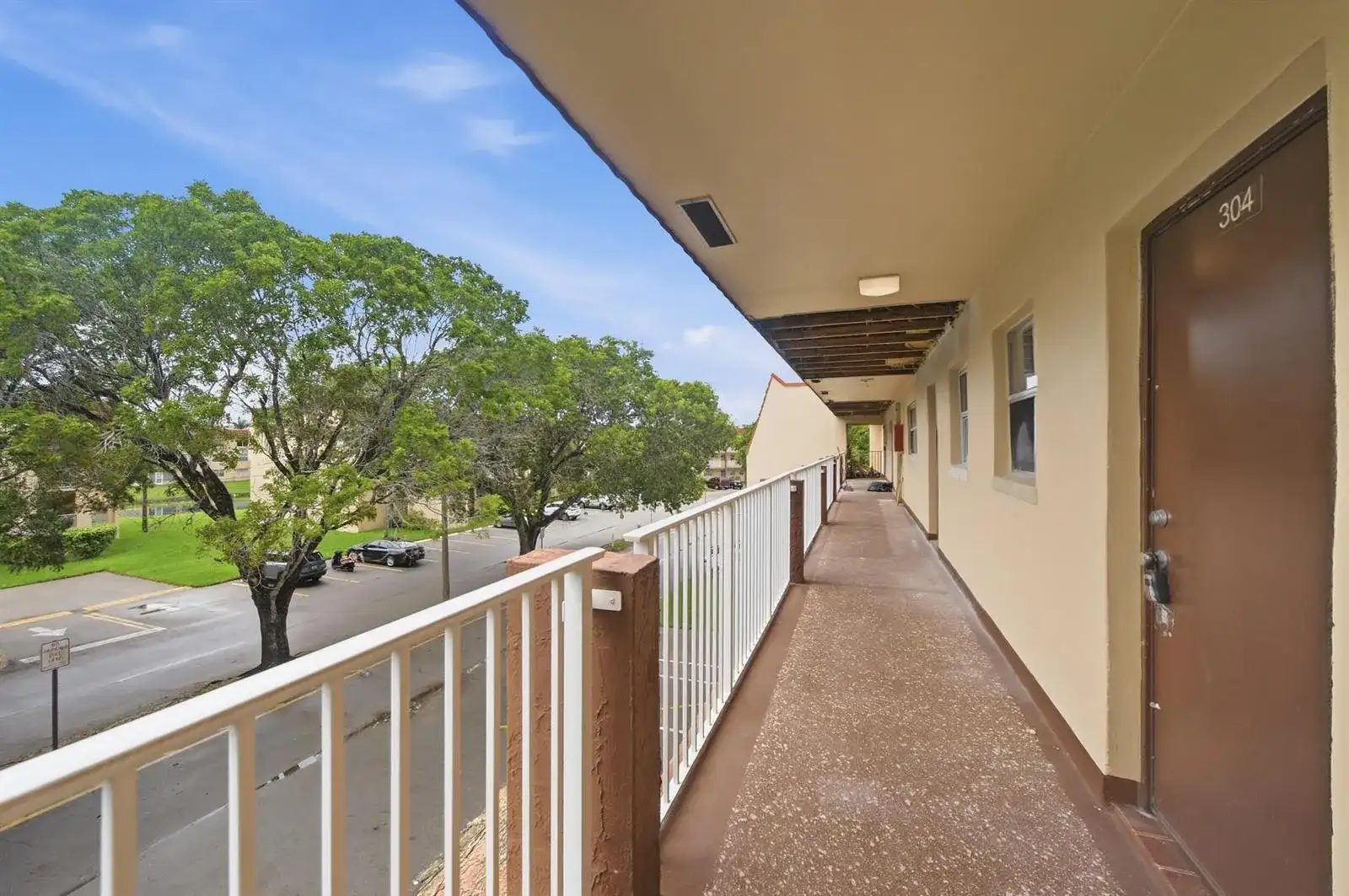8841 Sunrise Lakes Boulevard # 304, Sunrise FL 33322 photo 2