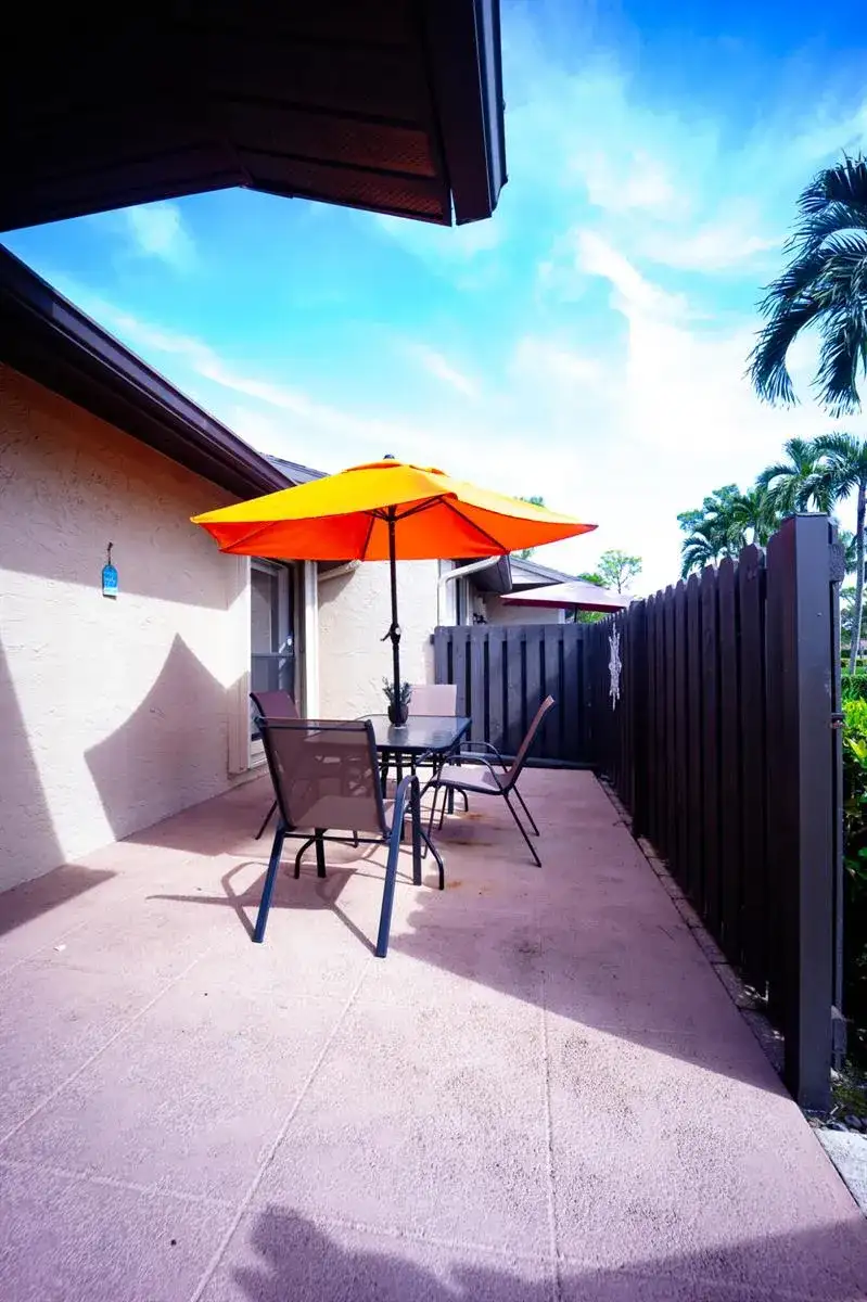 727 Sunny Pine Way # F, FL 33415 photo 4