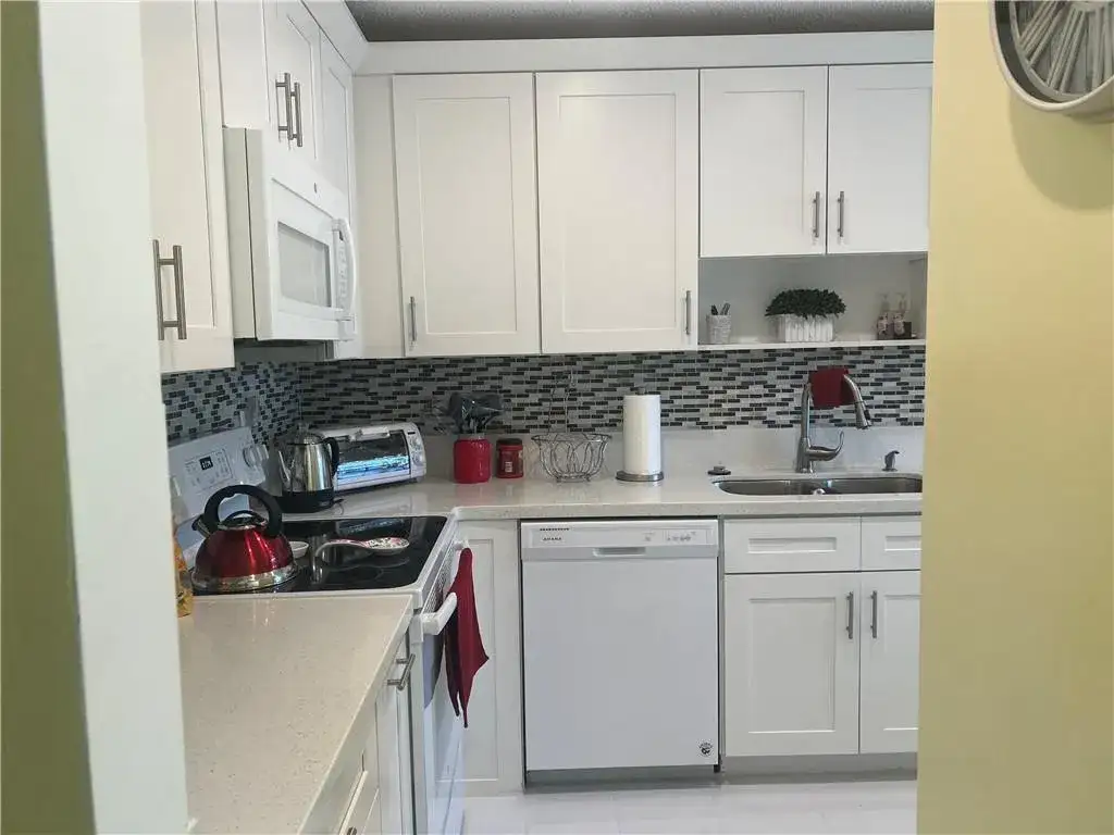 13696 Vía Flora, Delray Beach FL 33484 photo 4
