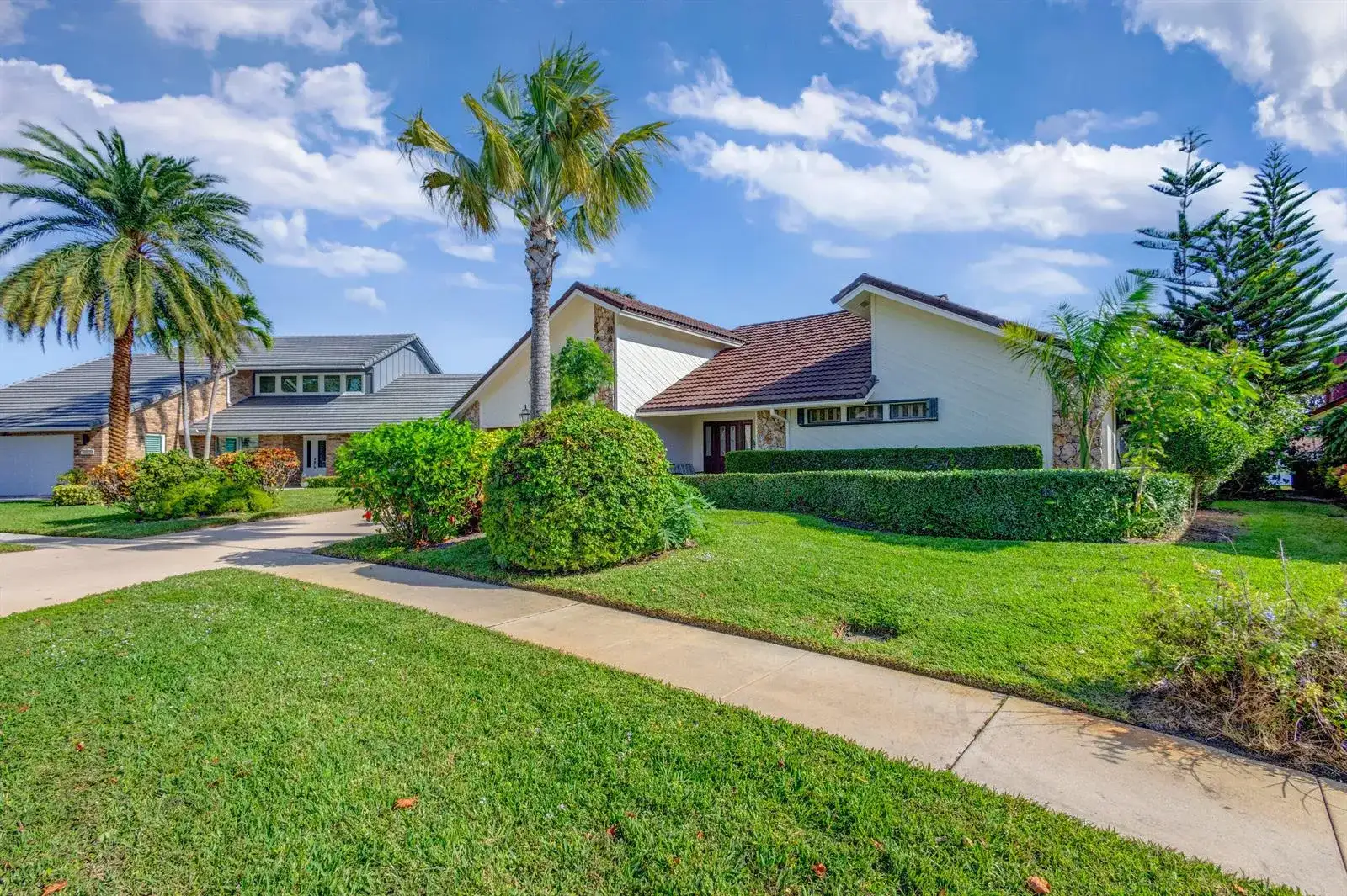 12870 La Rochelle Circle, Palm Beach Gardens FL 33410 photo 2