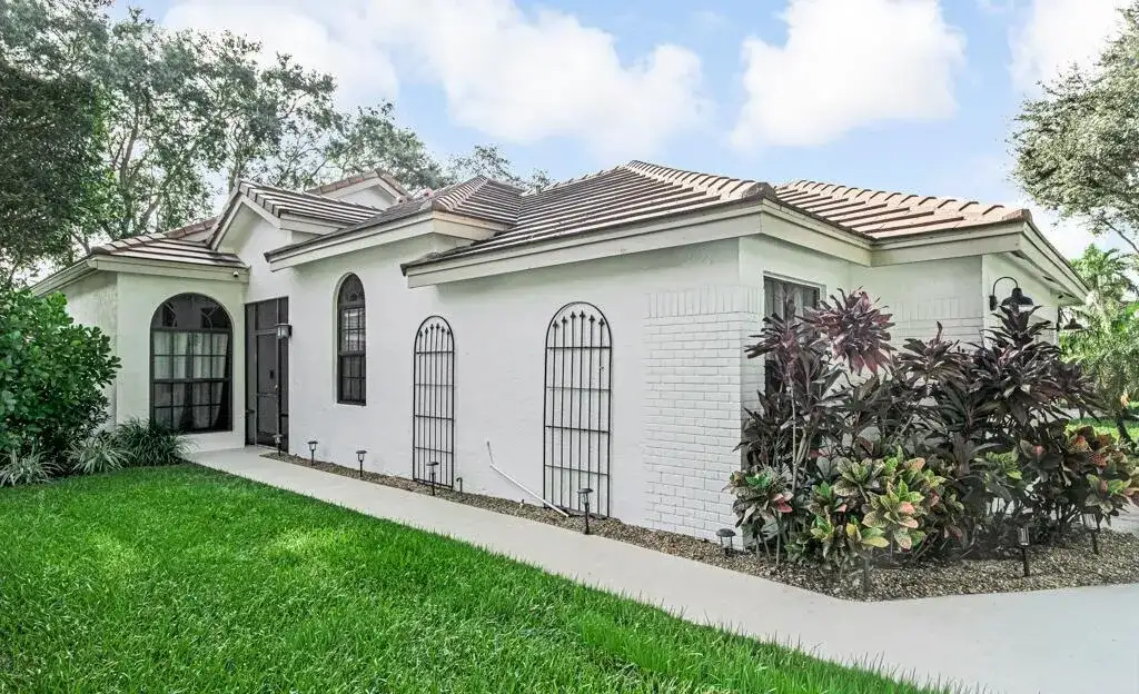 165 SHERWOOD FOREST Drive, Delray Beach FL 33445 photo 4