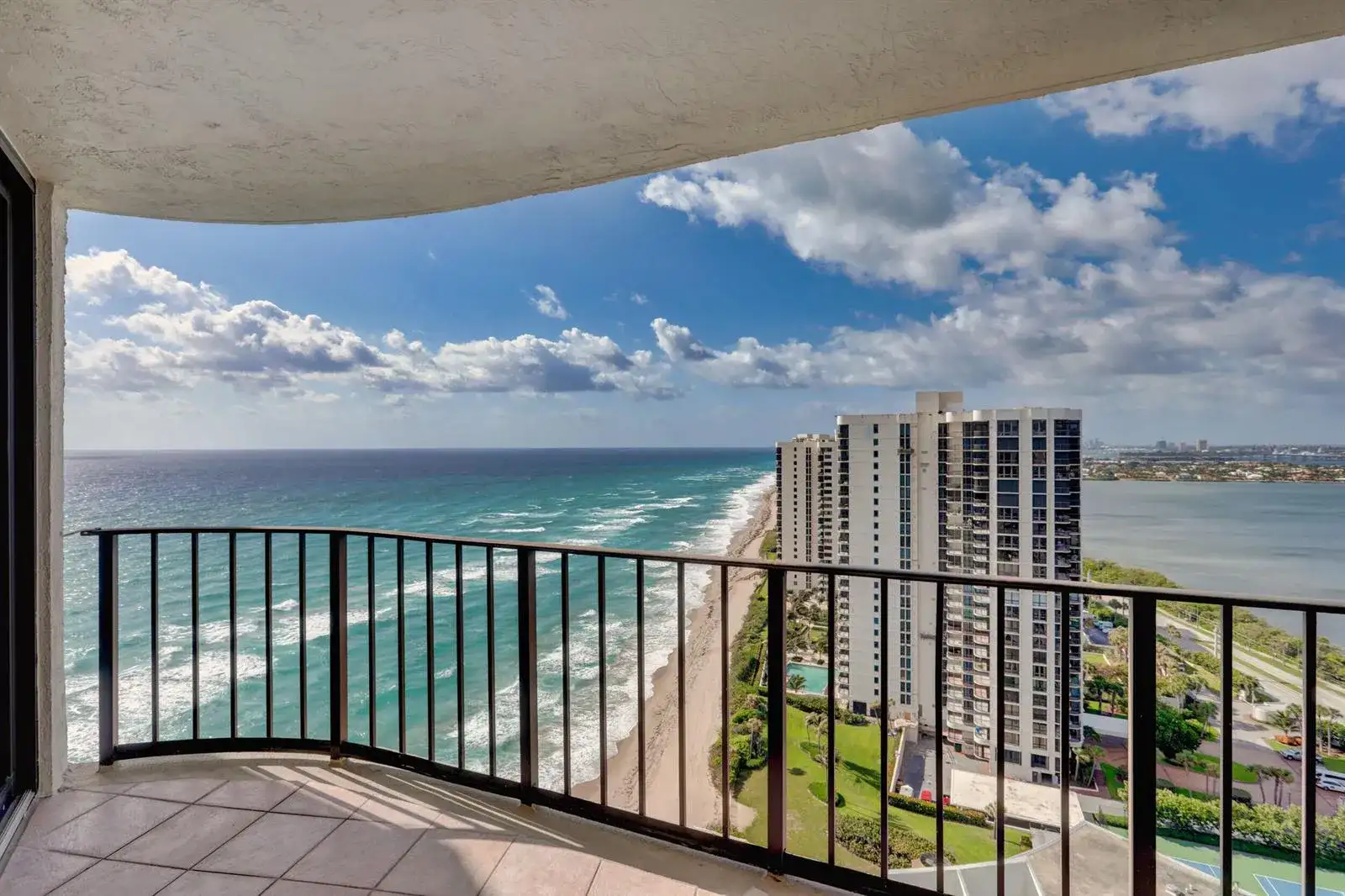 5420 N OCEAN Drive # 2404, Singer Island FL 33404 photo 2