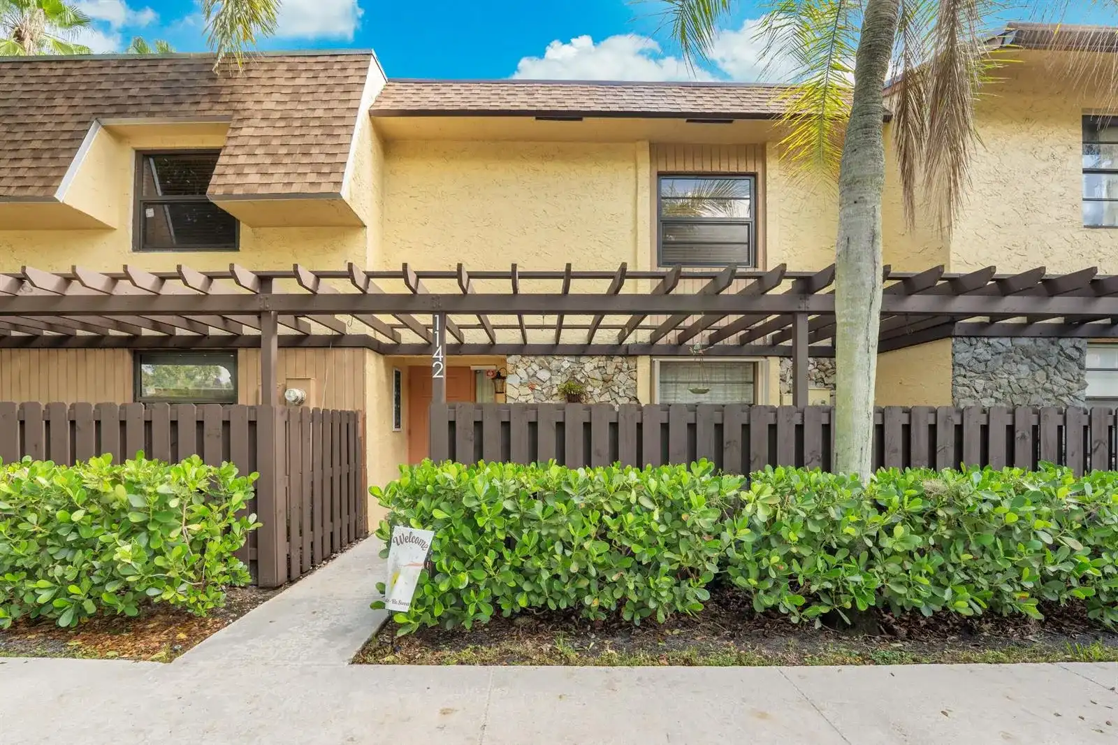 1142 N University Drive, Plantation FL 33322