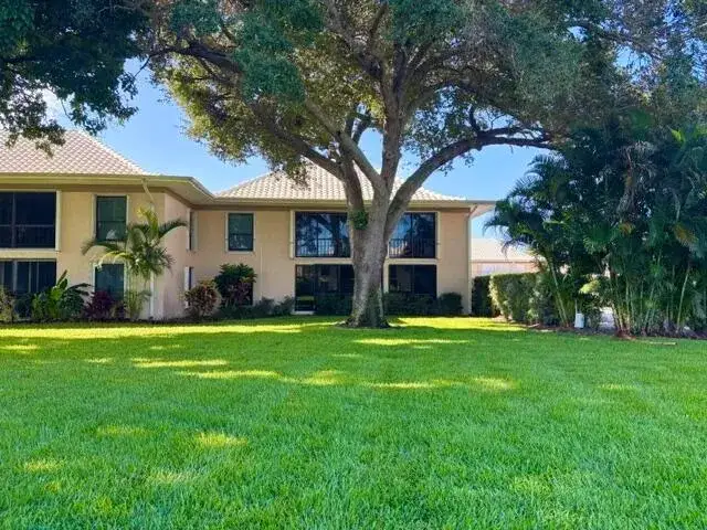 7 SE Turtle Creek Drive # F, Tequesta FL 33469