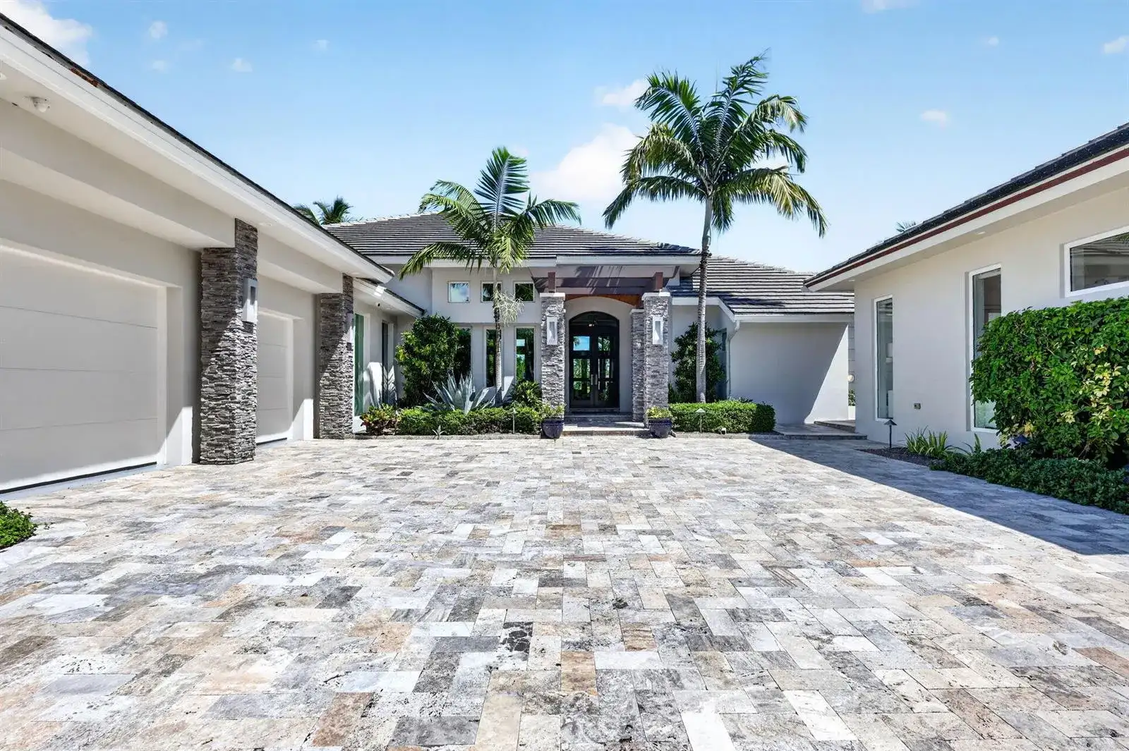 7037 SE Harbor Circle, Stuart FL 34996 photo 5