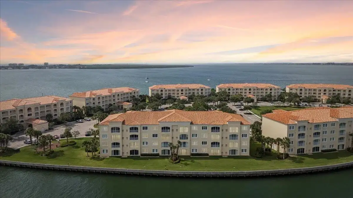 19 Harbour Isle Drive W # 202, Fort Pierce FL 34949