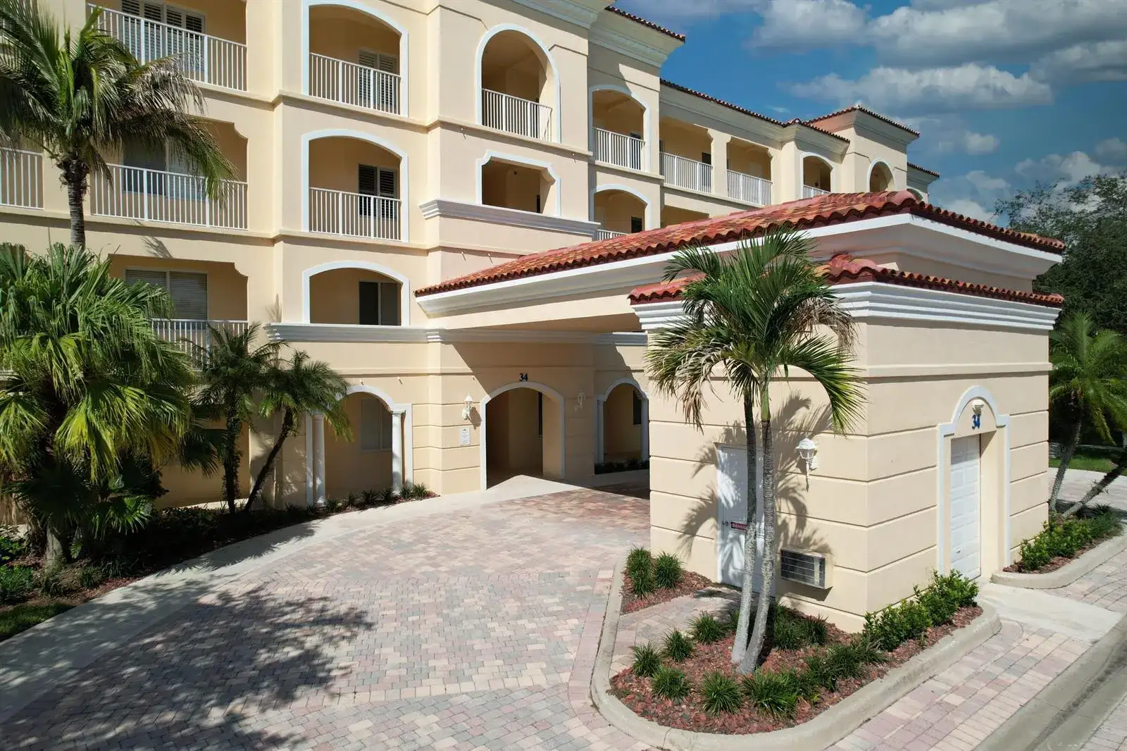 34 Harbour Isle Drive W # 204, Fort Pierce FL 34949 photo 2