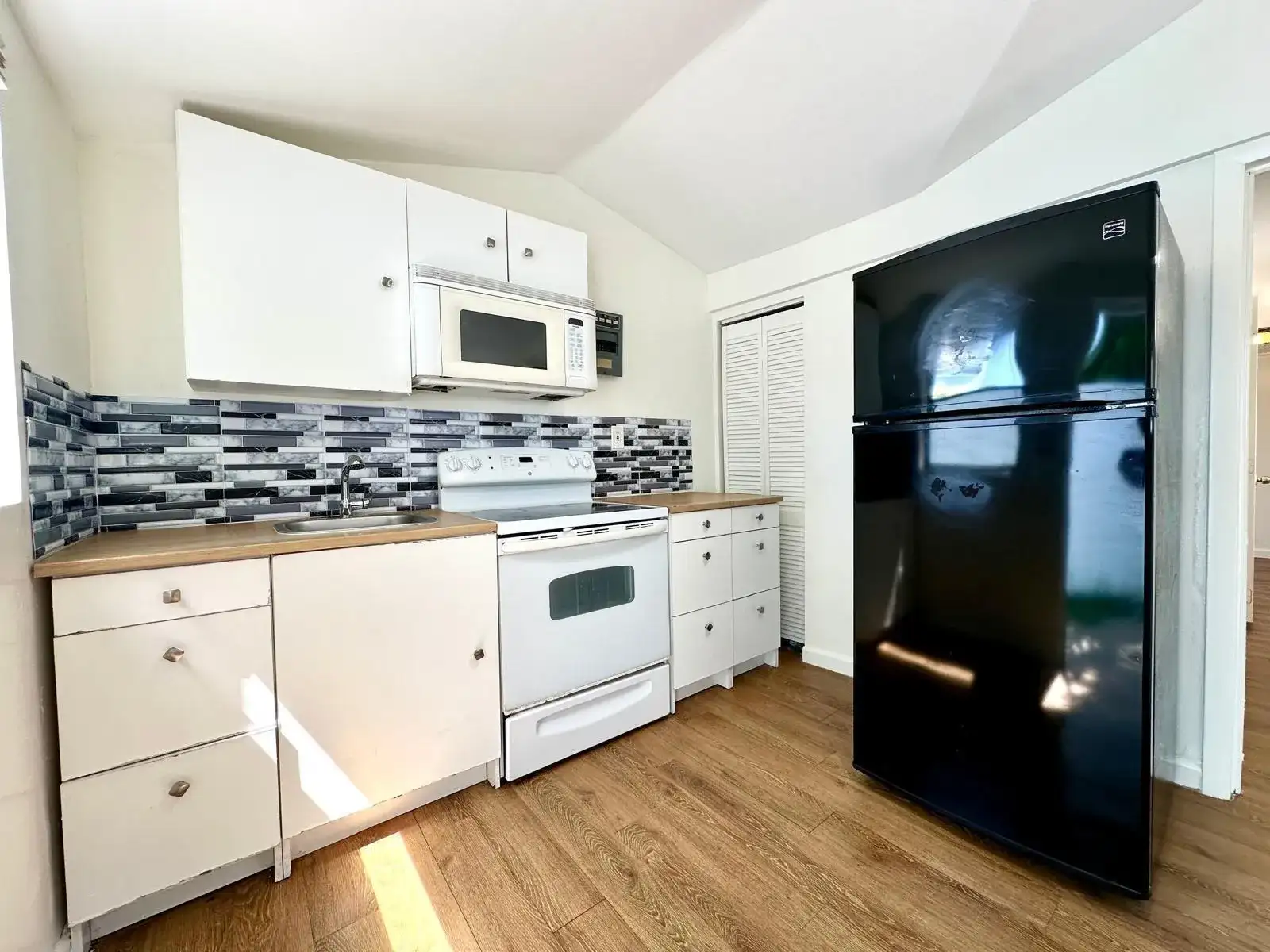 6101 Webster Avenue # 2, West Palm Beach FL 33405 photo 5