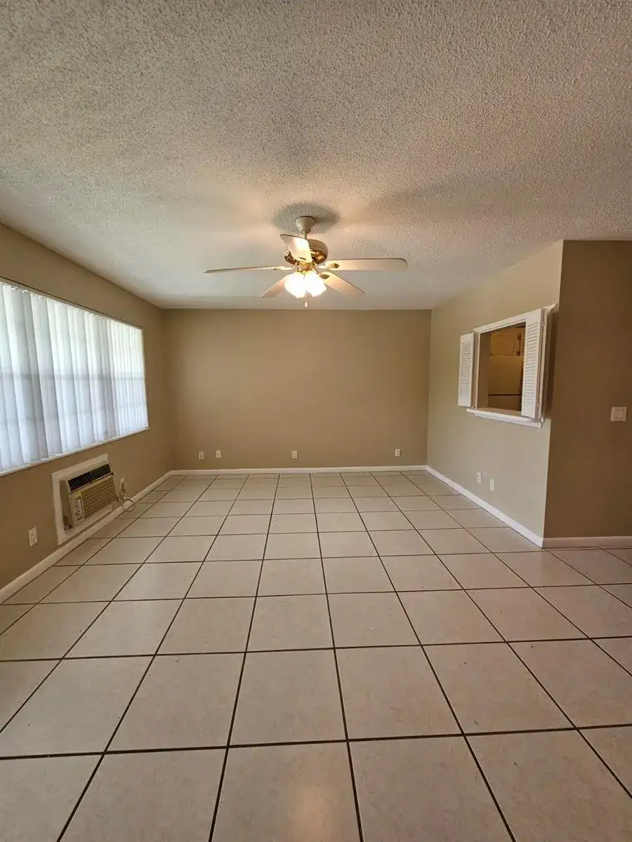 289 CAMDEN L, West Palm Beach FL 33417 photo 2