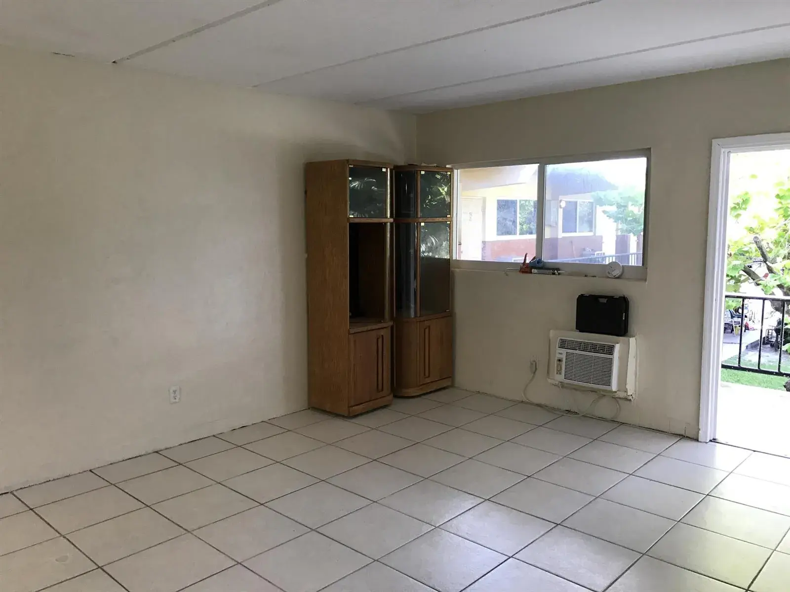 700 NW 10TH Terrace # 10, Fort Lauderdale FL 33311