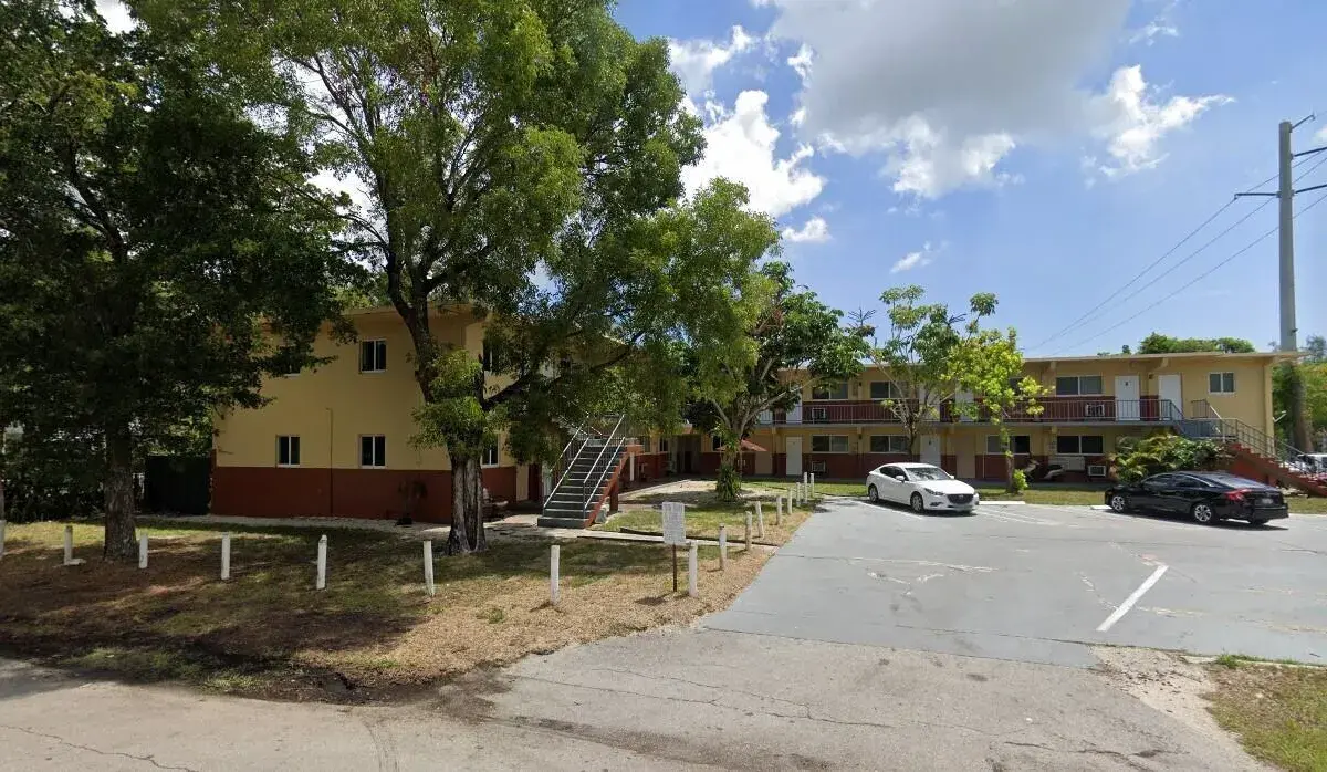 700 NW 10TH Terrace # 10, Fort Lauderdale FL 33311