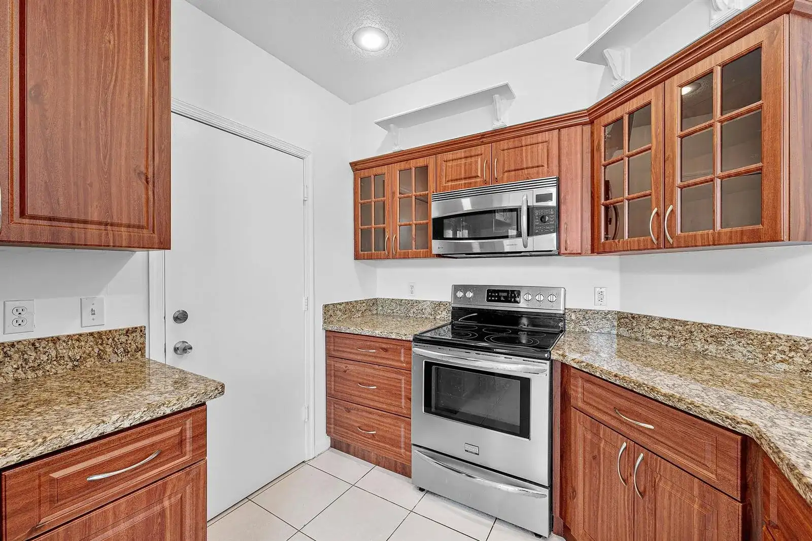 11031 PERIWINKLE Lane, Tamarac FL 33321 photo 2