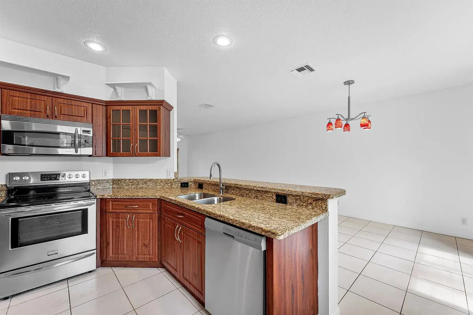 11031 PERIWINKLE Lane, Tamarac FL 33321 photo 3