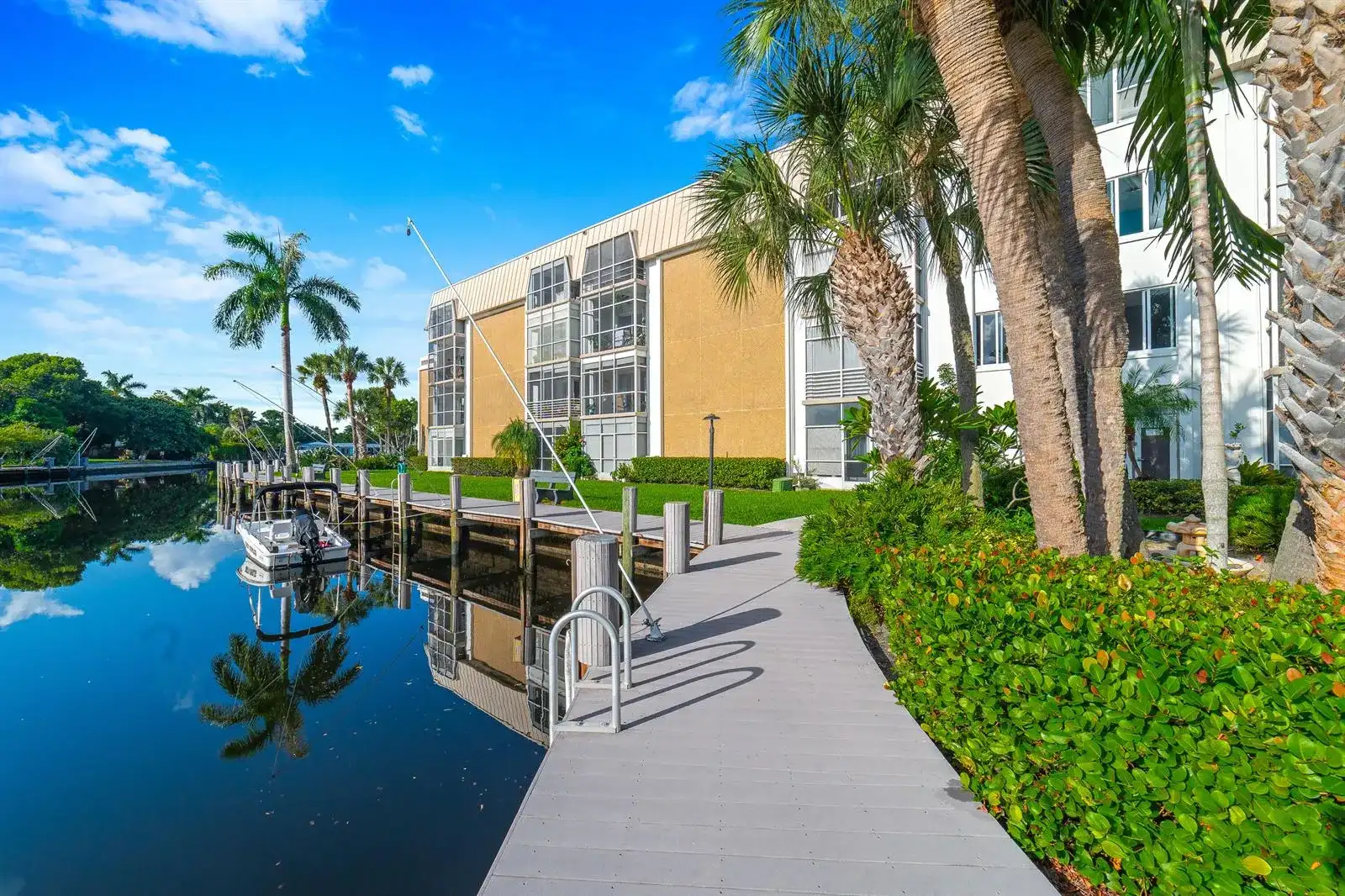 2990 NE 16TH Avenue # 304, Oakland Park FL 33334