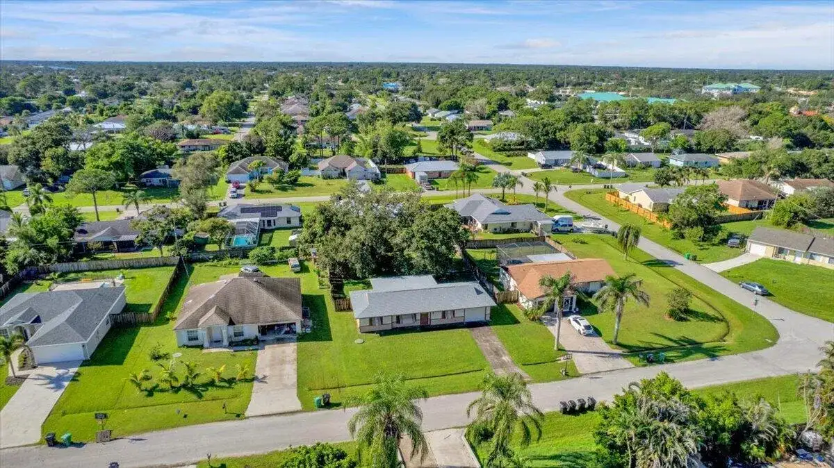 412 SE Dalva Avenue, Port St. Lucie FL 34984 photo 2