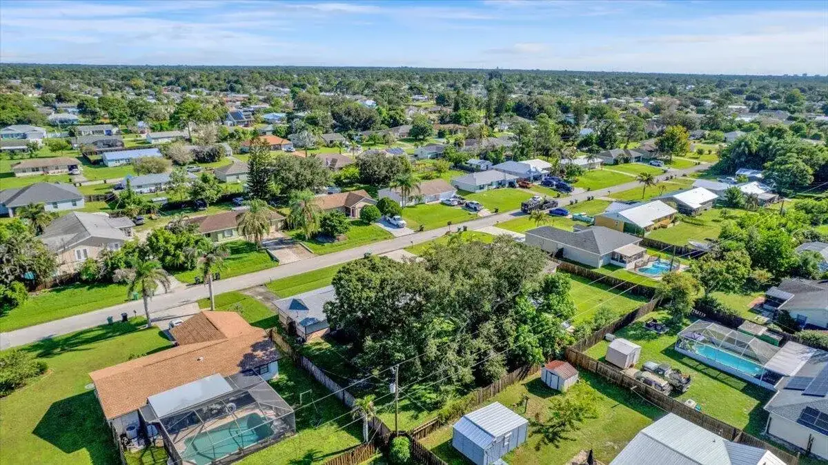 412 SE Dalva Avenue, Port St. Lucie FL 34984 photo 4