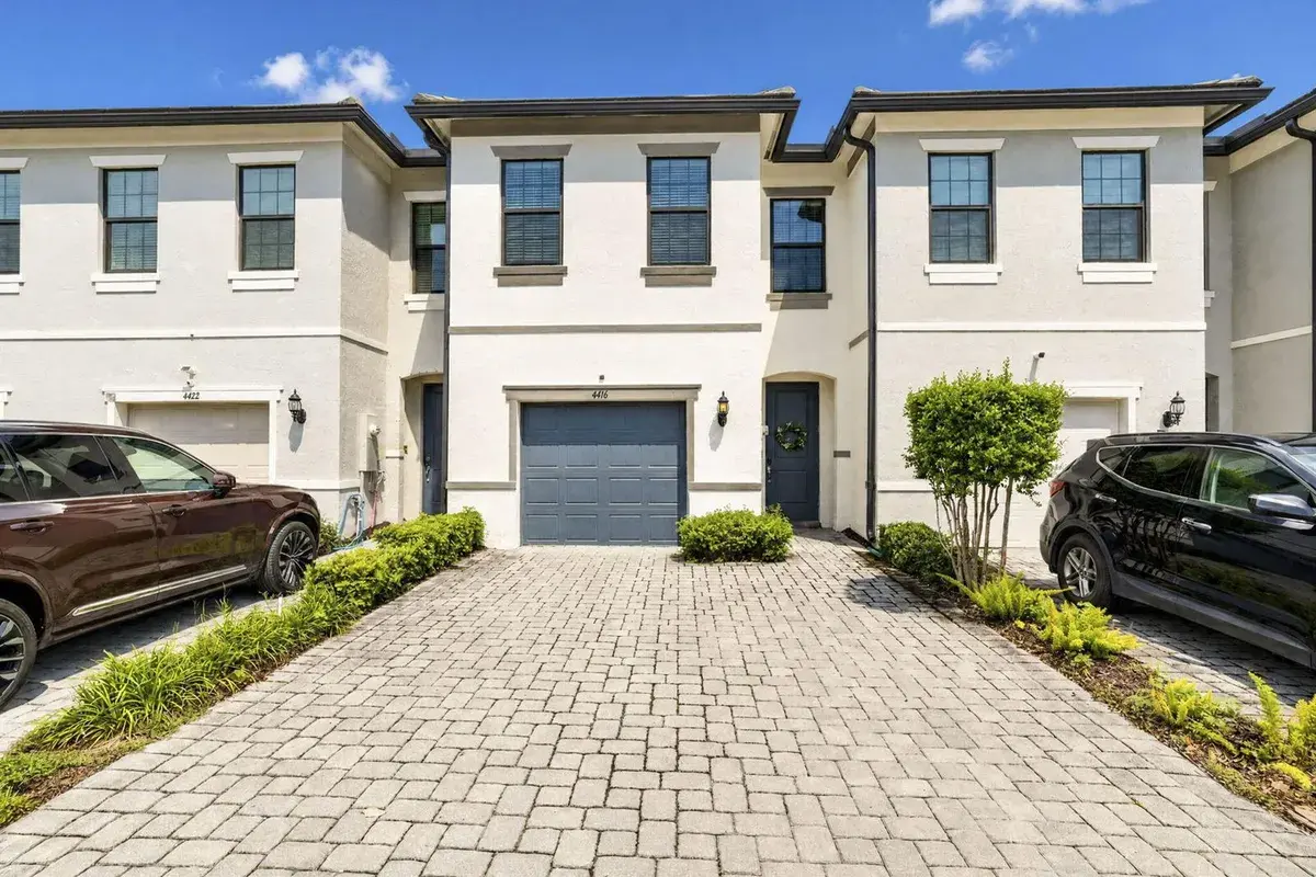 4416 Appleton Circle E, Oakland Park FL 33309