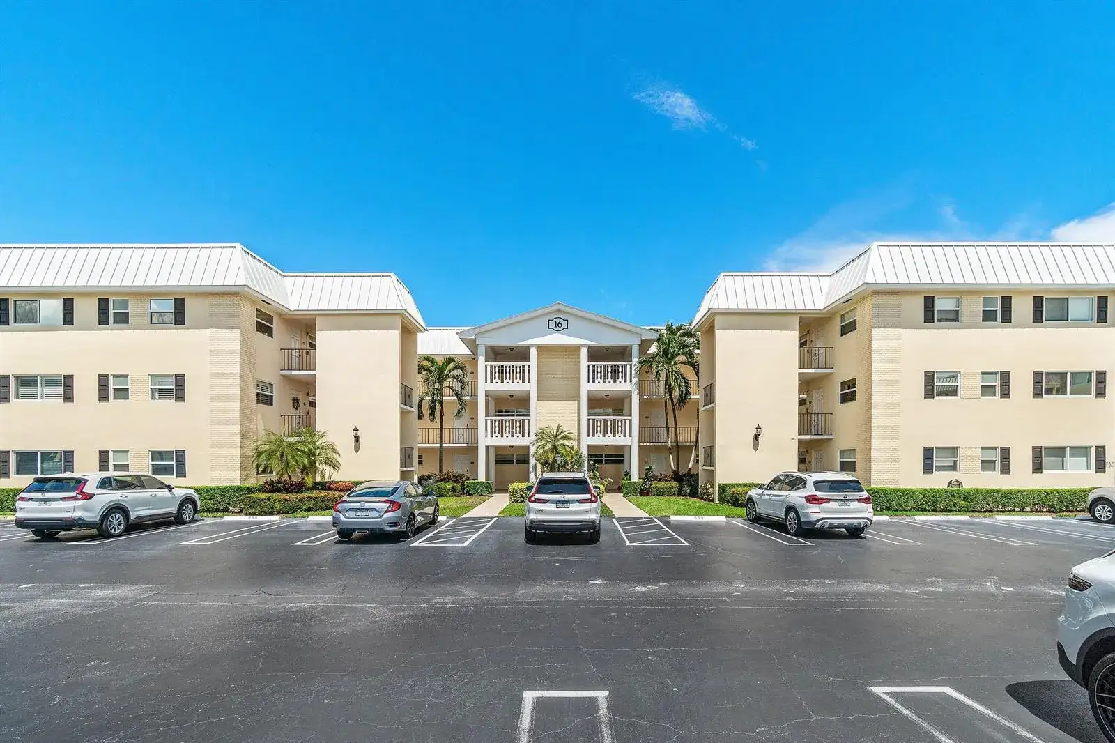 16 Colonial Club Drive # 302, Boynton Beach FL 33435