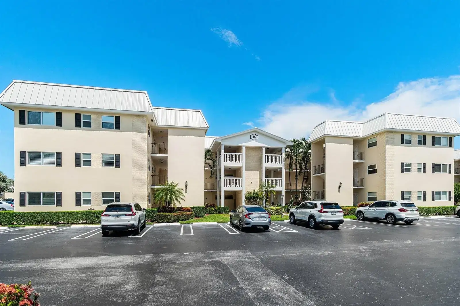 16 Colonial Club Drive # 302, Boynton Beach FL 33435 photo 2
