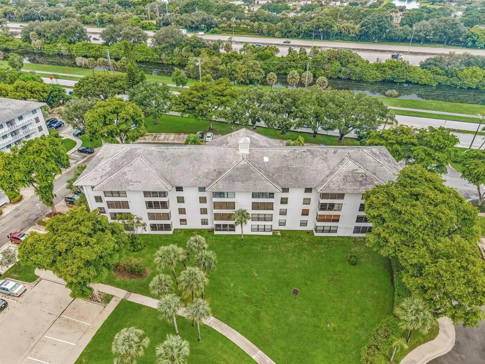 3650 Whitehall Drive # 202, West Palm Beach FL 33401 photo 2