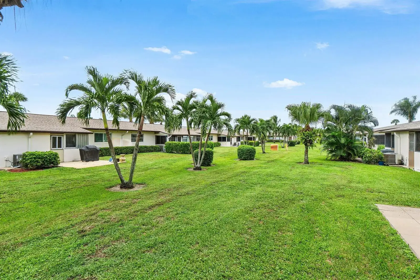 2883 CROSLEY Drive W # F, West Palm Beach FL 33415 photo 4