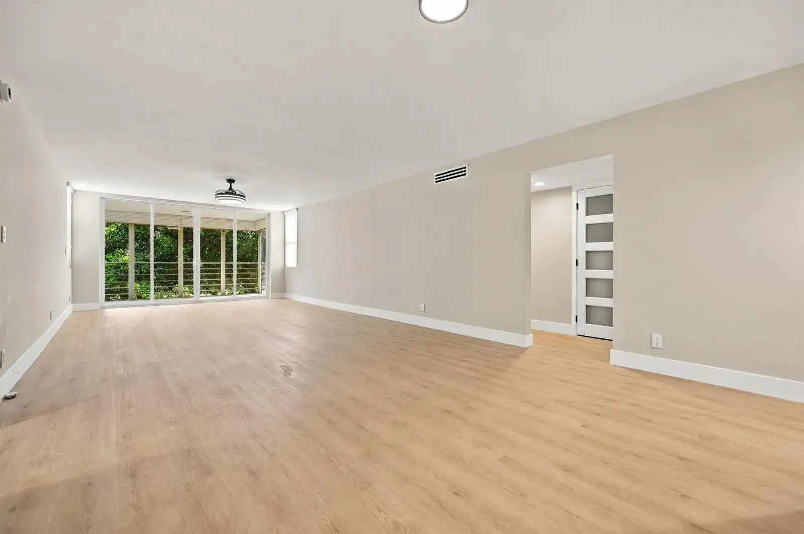 806 CYPRESS GROVE Lane # 303, Pompano Beach FL 33069 photo 2
