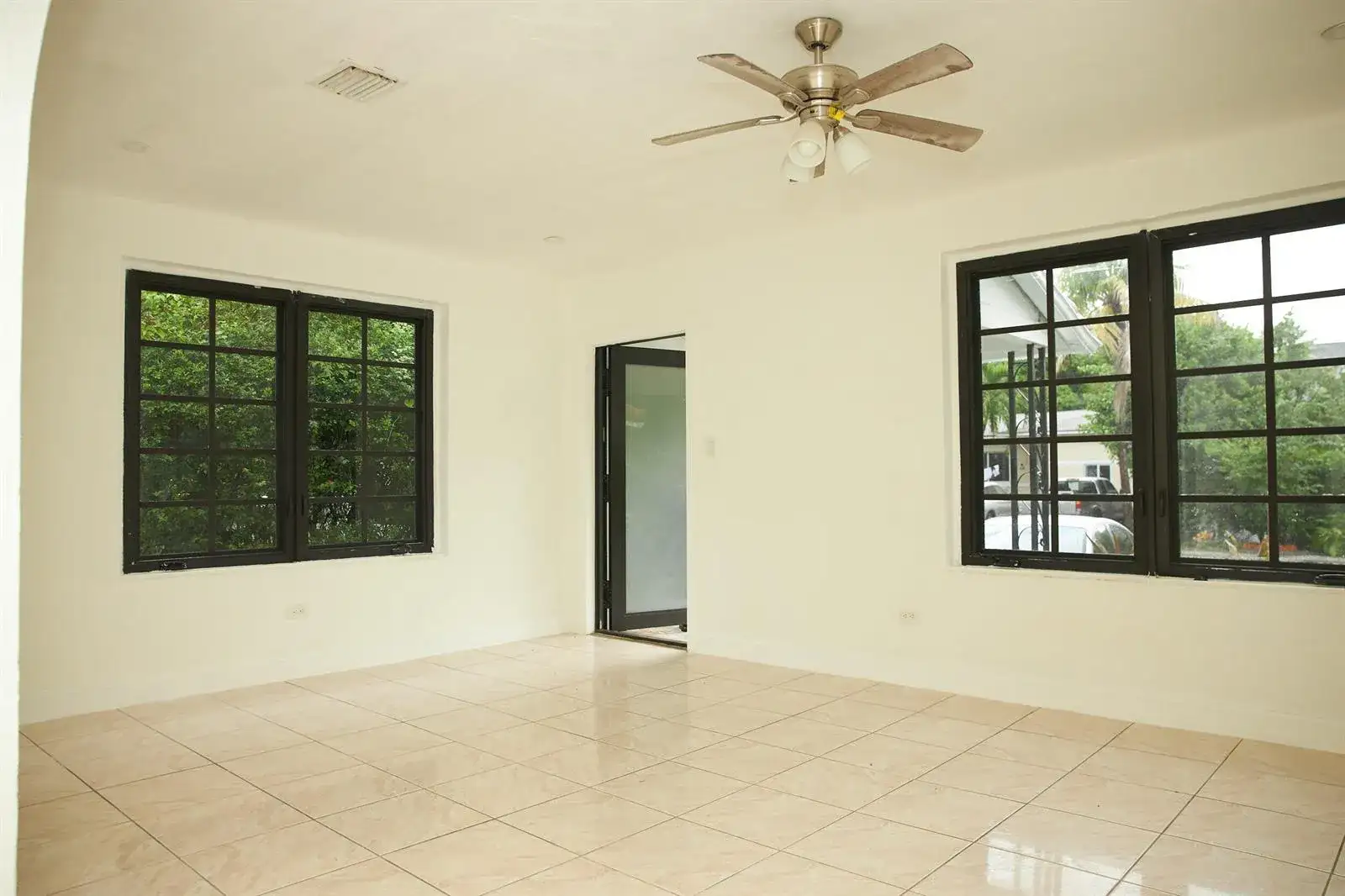 25 NE 43RD Street, Miami FL 33137 photo 4