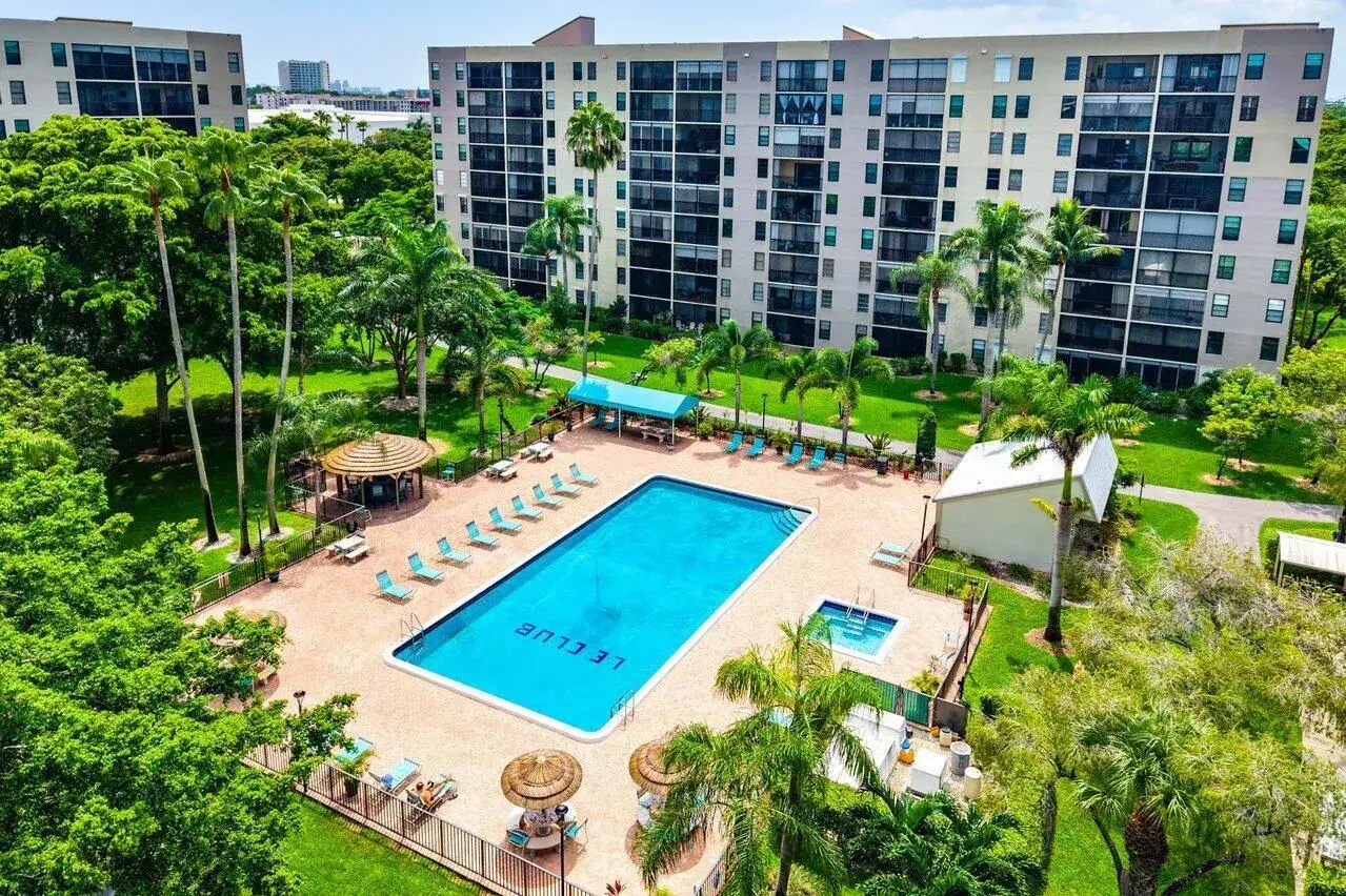2205 S CYPRESS BEND Drive # 103, Pompano Beach FL 33069 photo 3